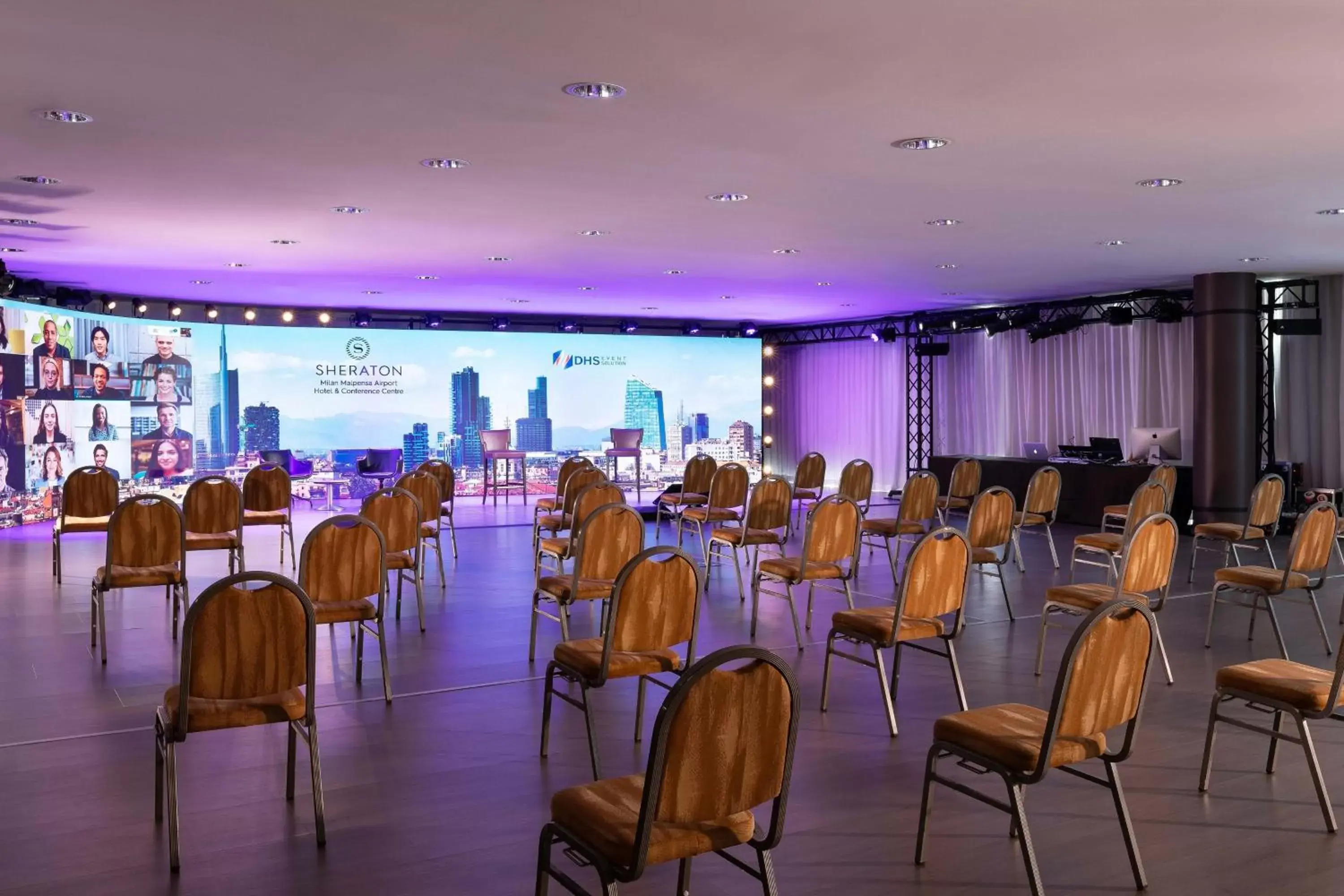 Meeting/conference room, Restaurant/Places to Eat in Sheraton Milan Malpensa Airport Hotel & Conference Centre