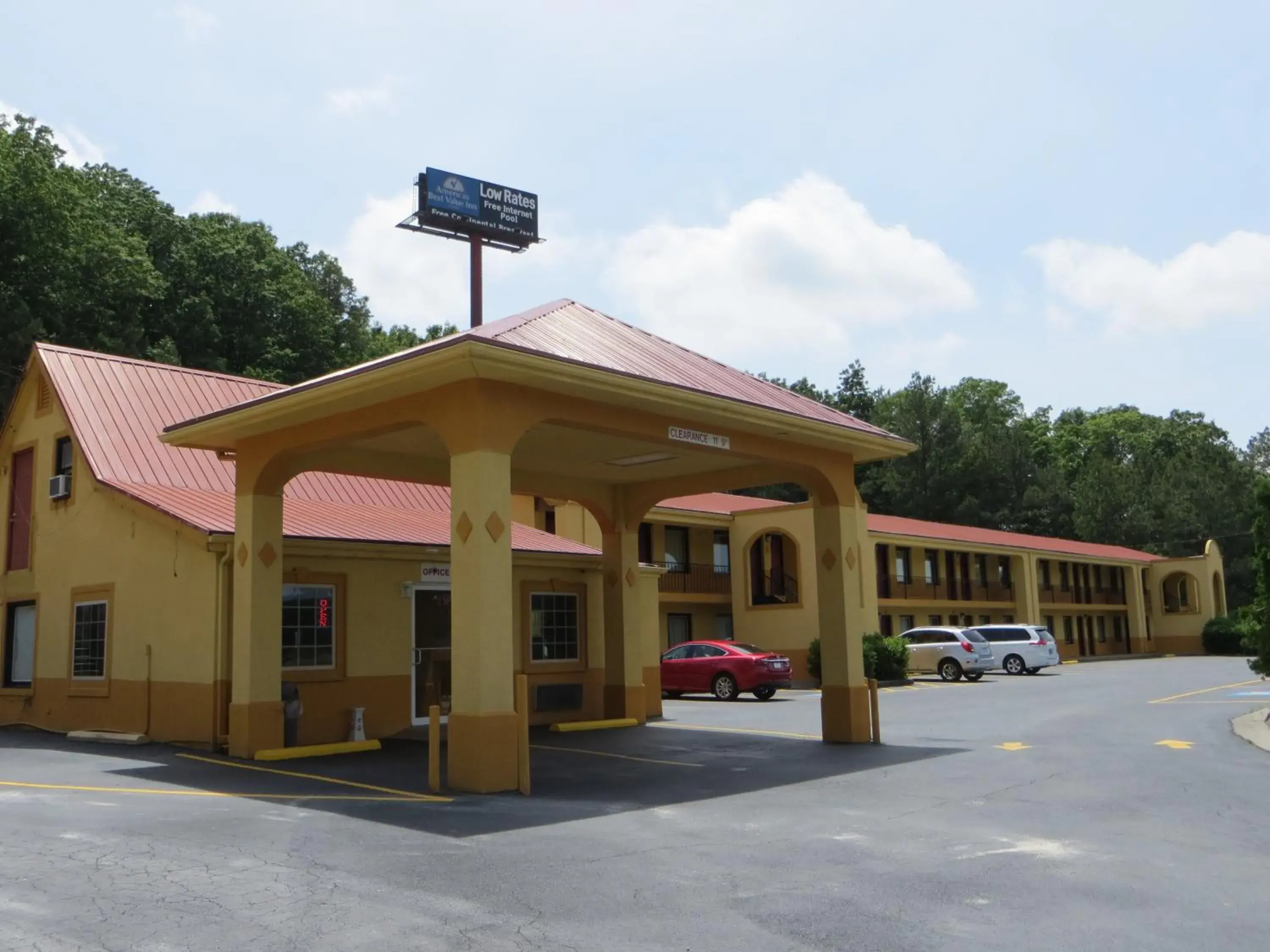 Property Building in Americas Best Value Inn Cartersville