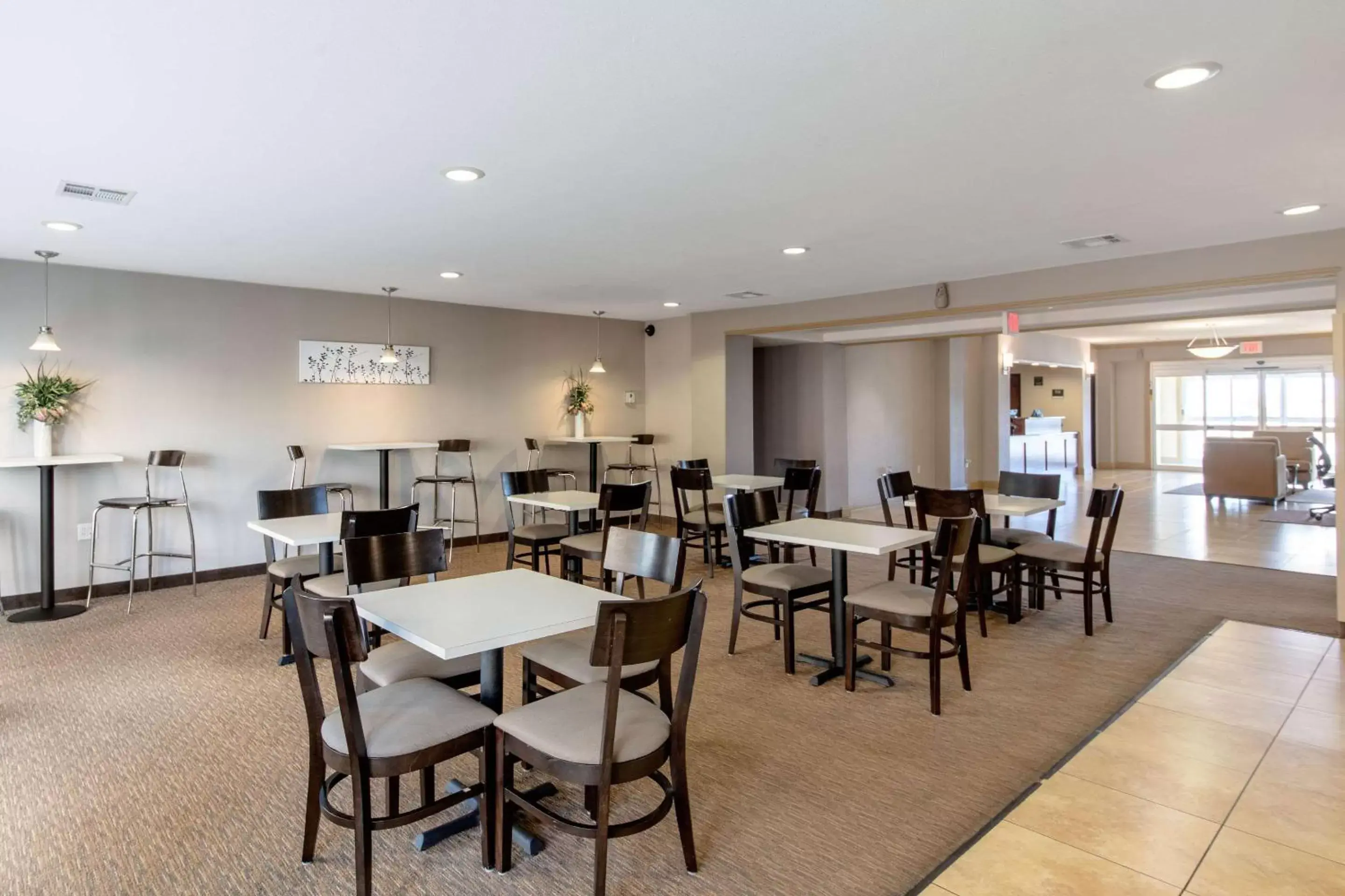 Restaurant/Places to Eat in Sleep Inn & Suites Near Fort Cavazos