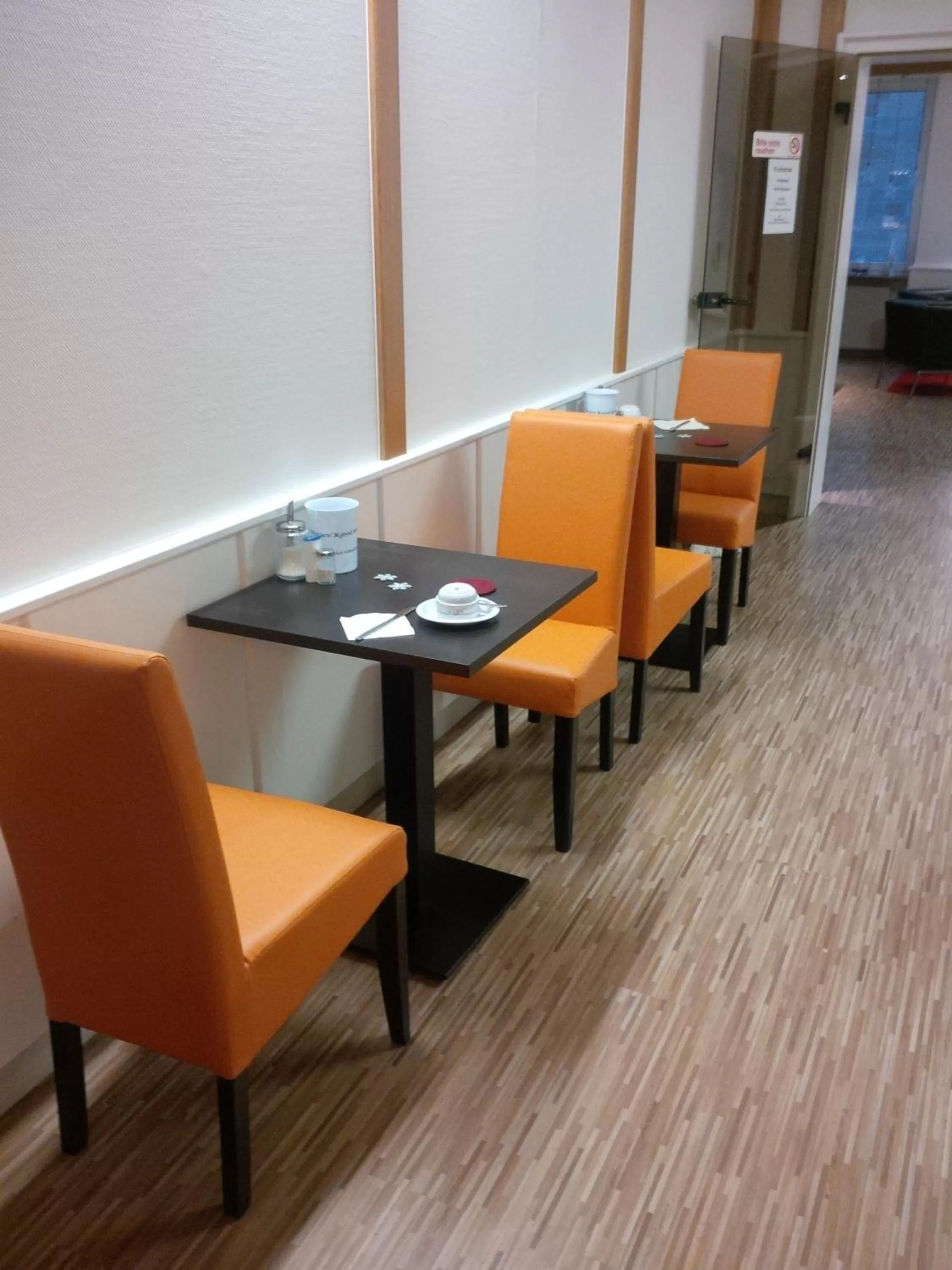 Restaurant/places to eat in Hotel Barbarossa Karlsruhe Stadtmitte