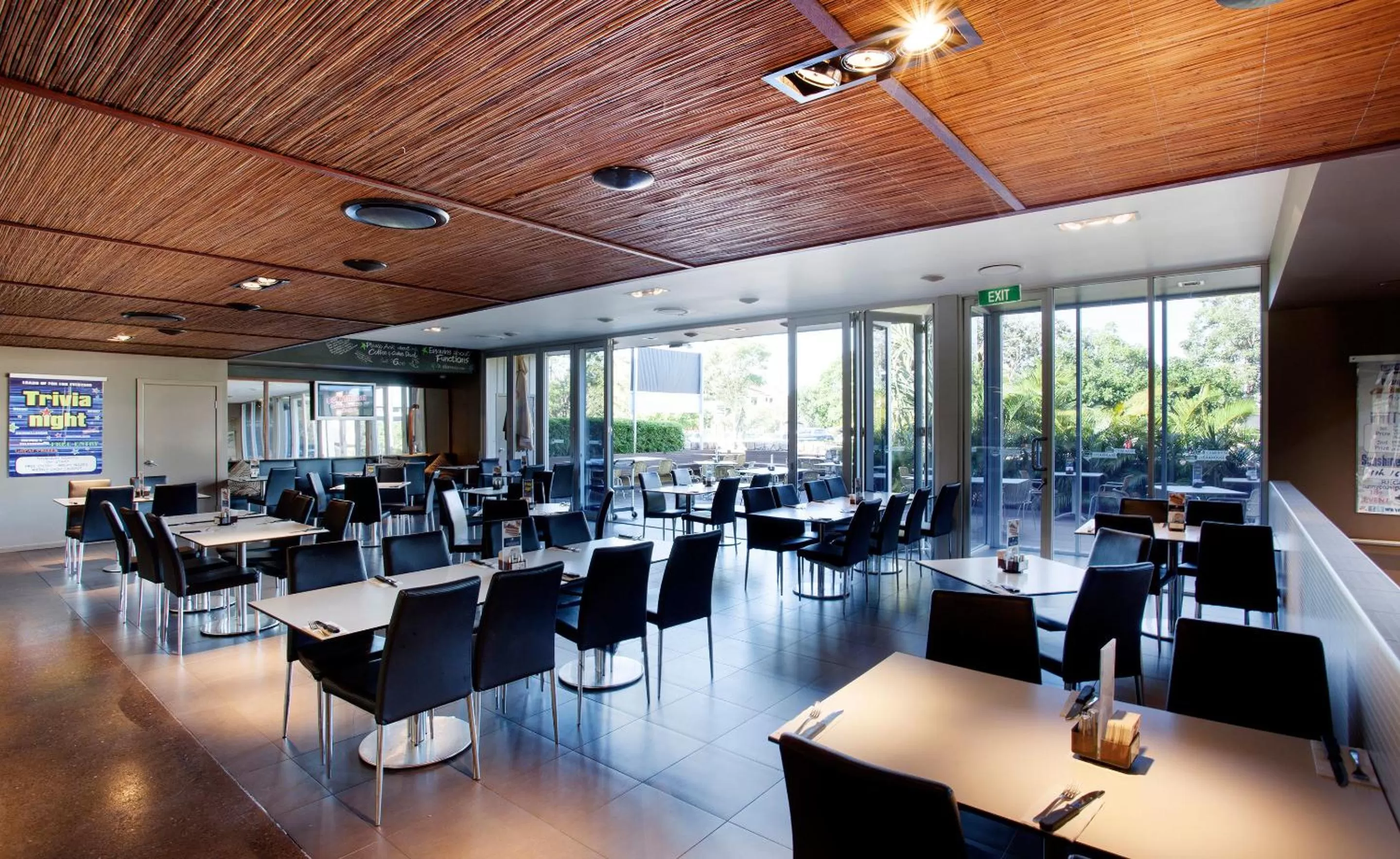 Restaurant/places to eat in Villa Noosa Hotel