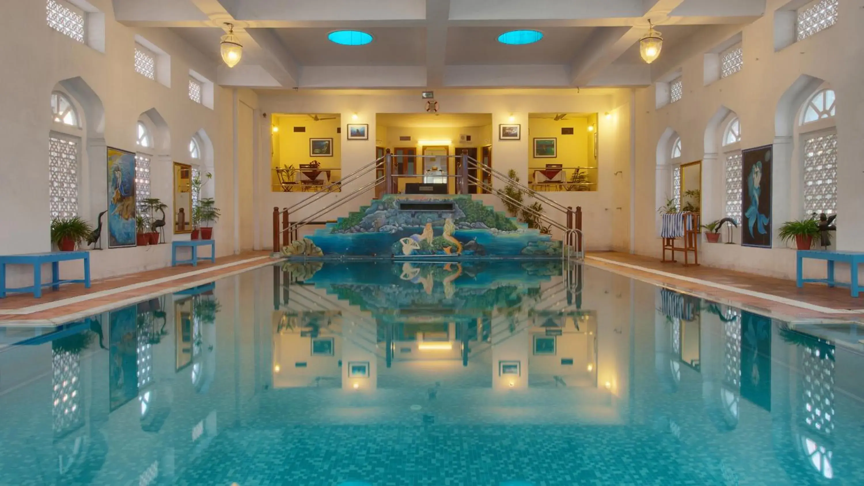 Swimming pool in Hari Mahal Palace by Pachar Group Swimming pool in Hari Mahal Palace by Pachar Group