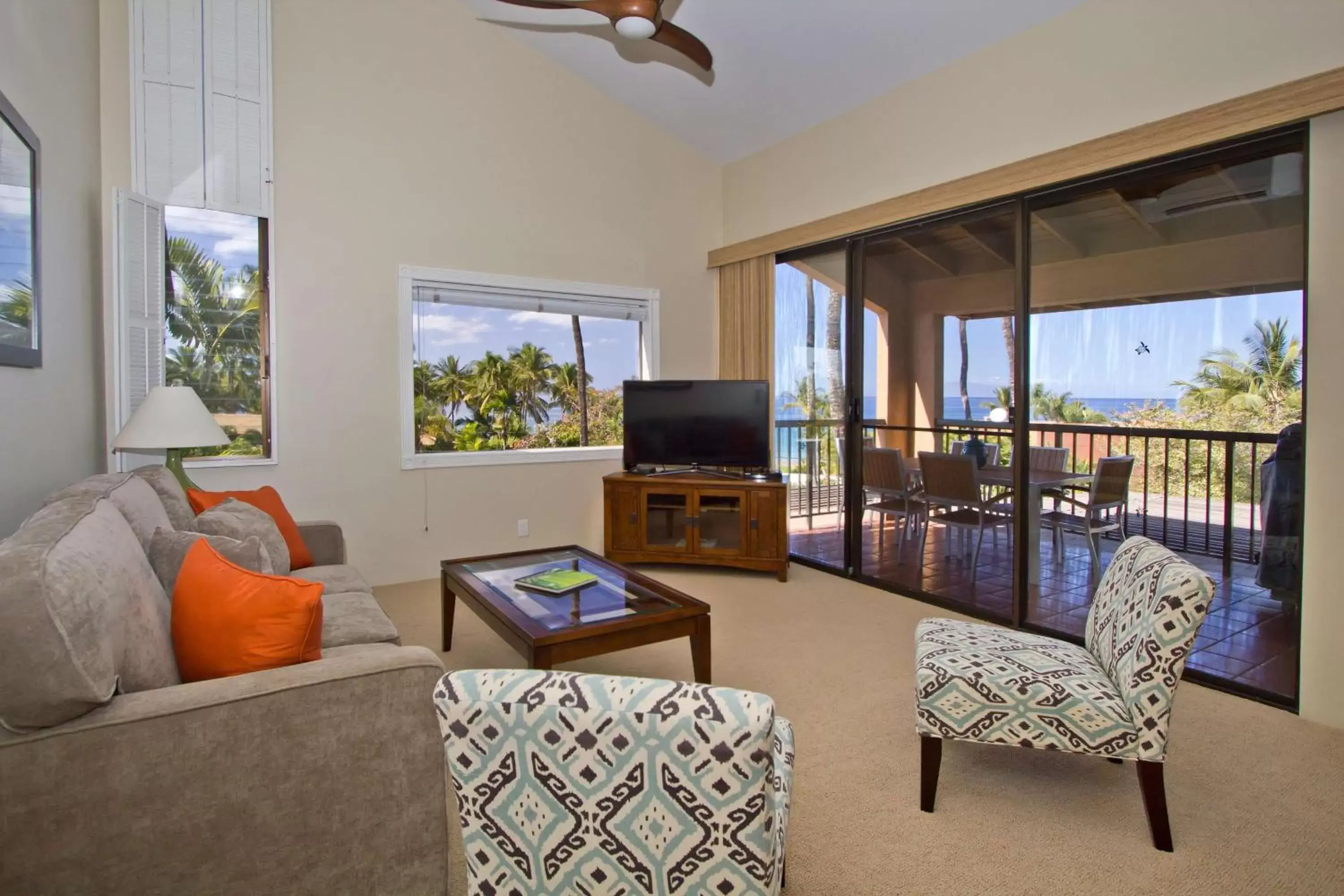 Photo of the whole room, Seating Area in Wailea Ekahi Village, a Destination by Hyatt Residence