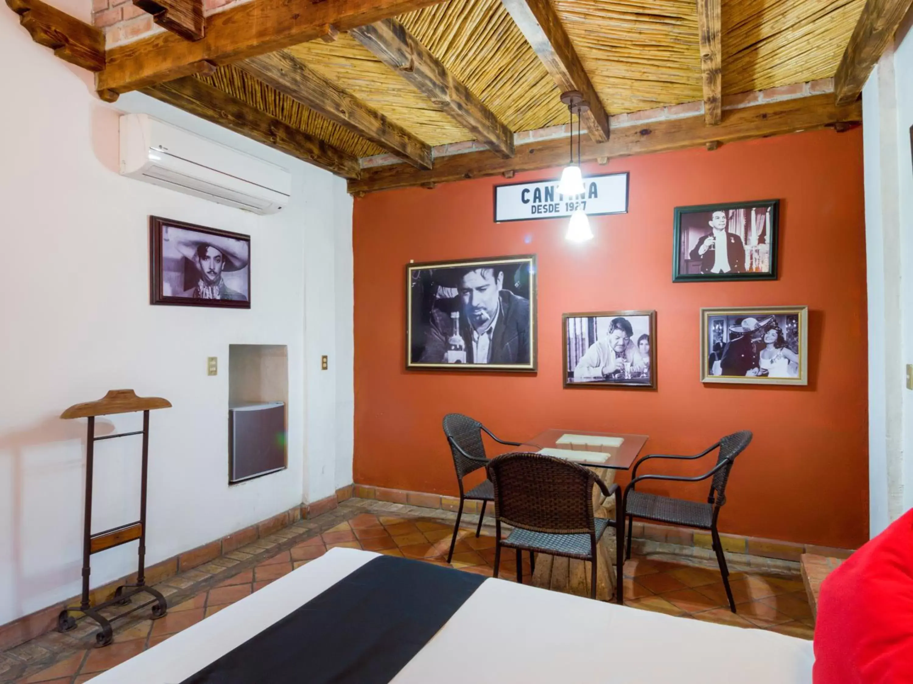 Bedroom, Seating Area in Hotel Olimpia