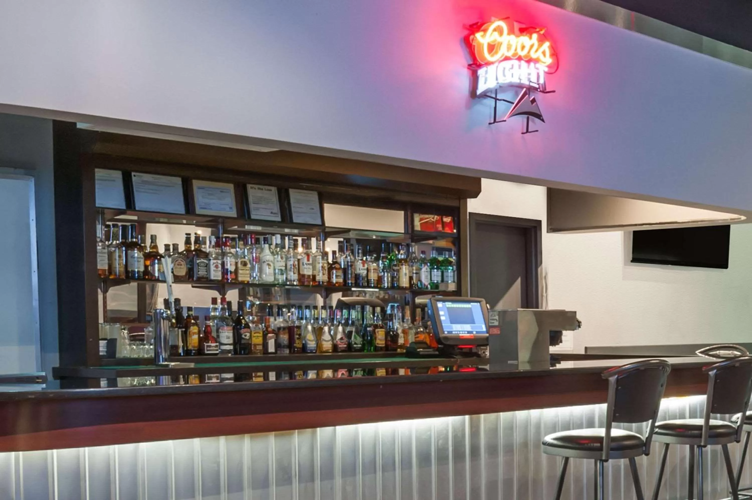 Lounge or bar in Super 8 by Wyndham Edmonton/West