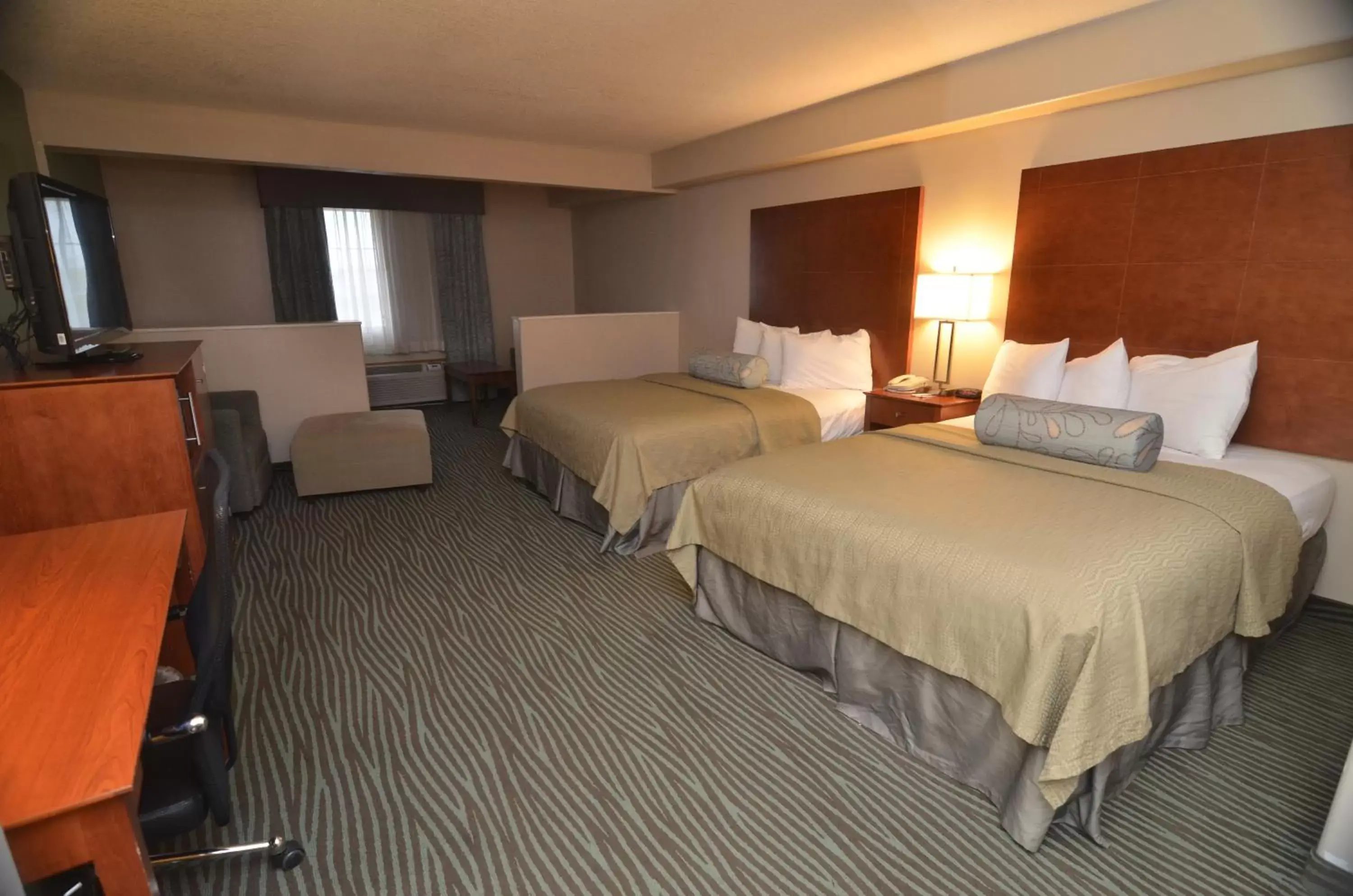 Family, Bed in AmericInn by Wyndham Des Moines Airport