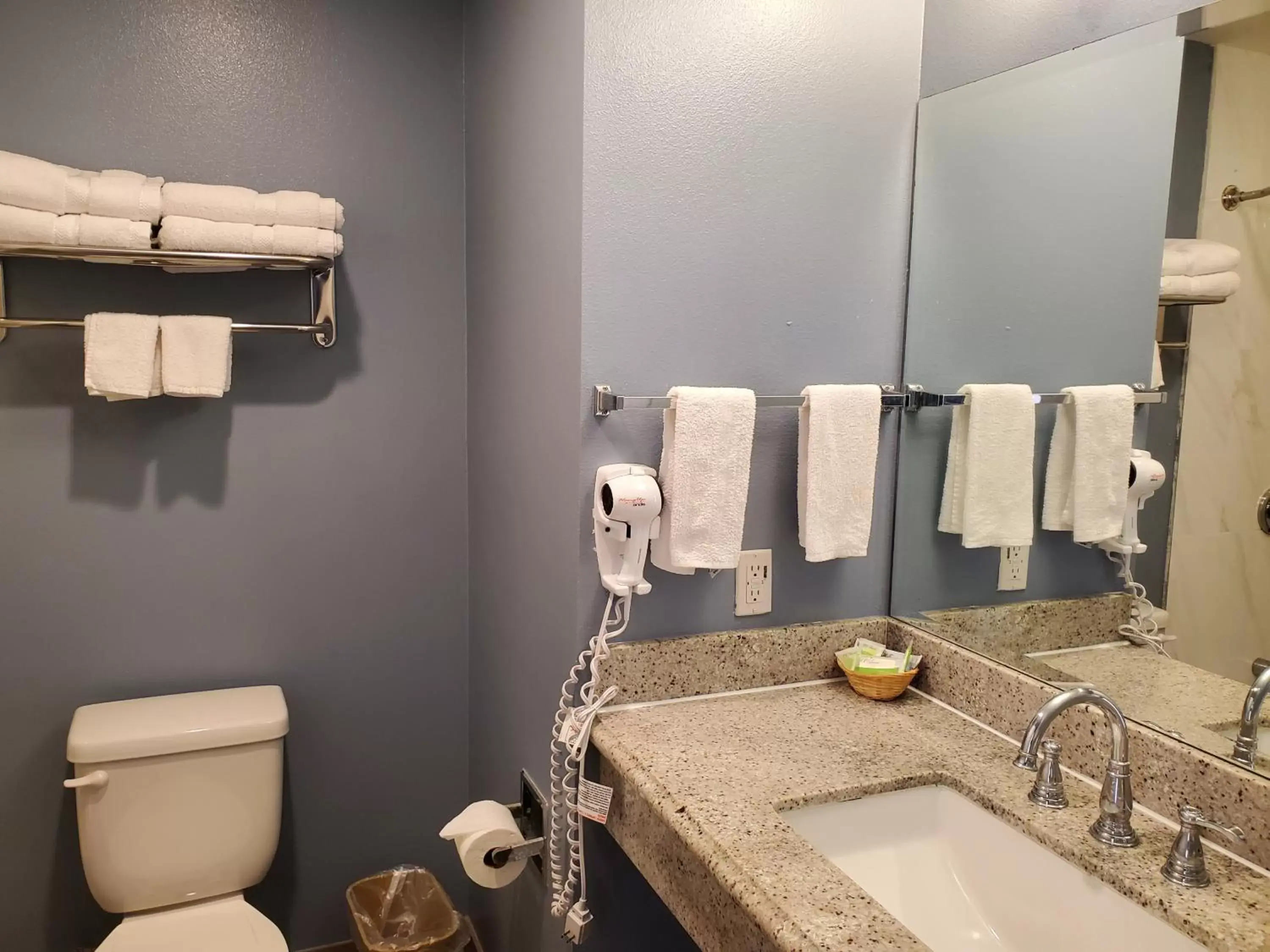 Bathroom in Ocean Surf Inn & Suites