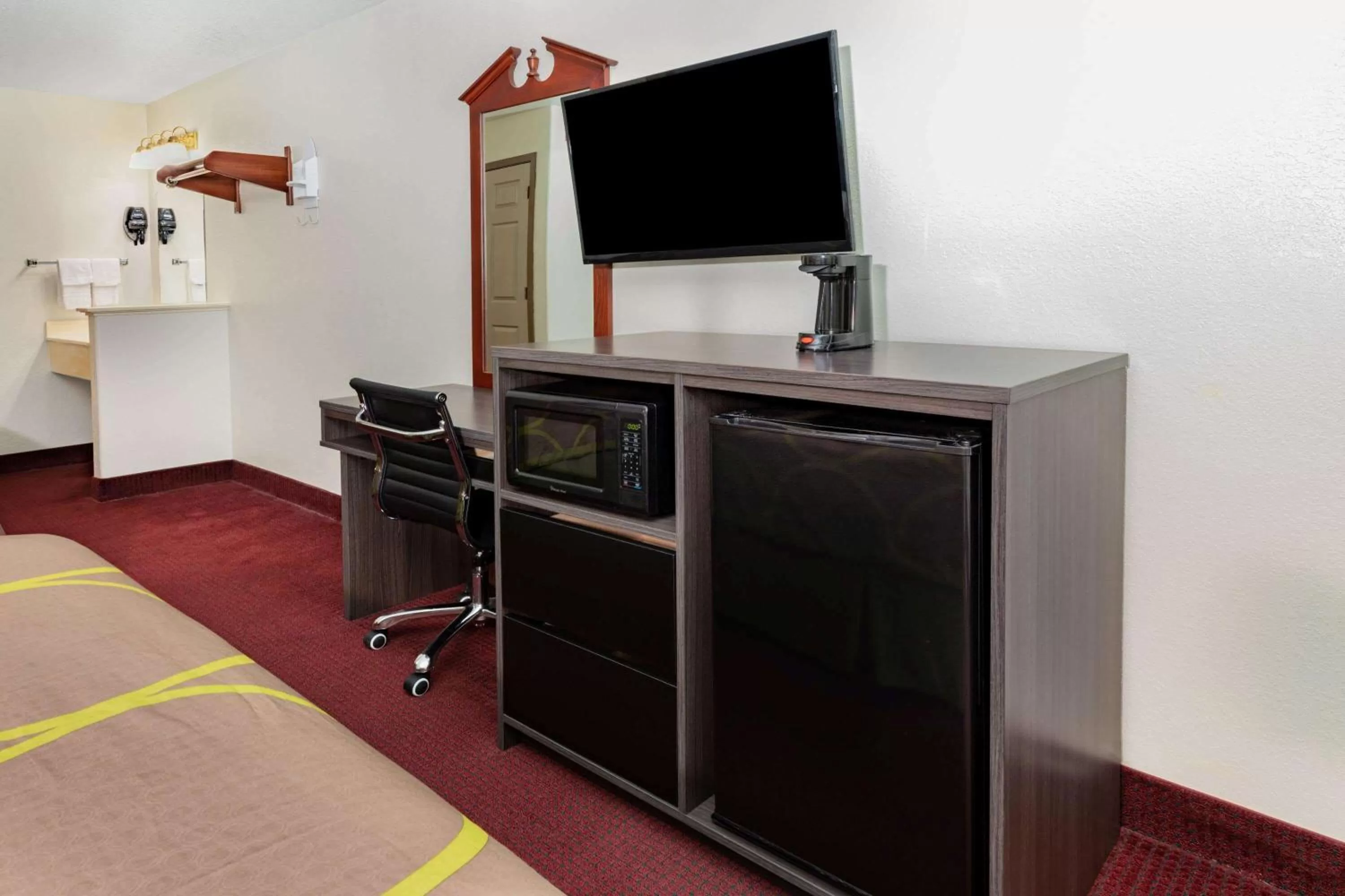 Photo of the whole room in Super 8 by Wyndham Kinder/Coushatta near Casino