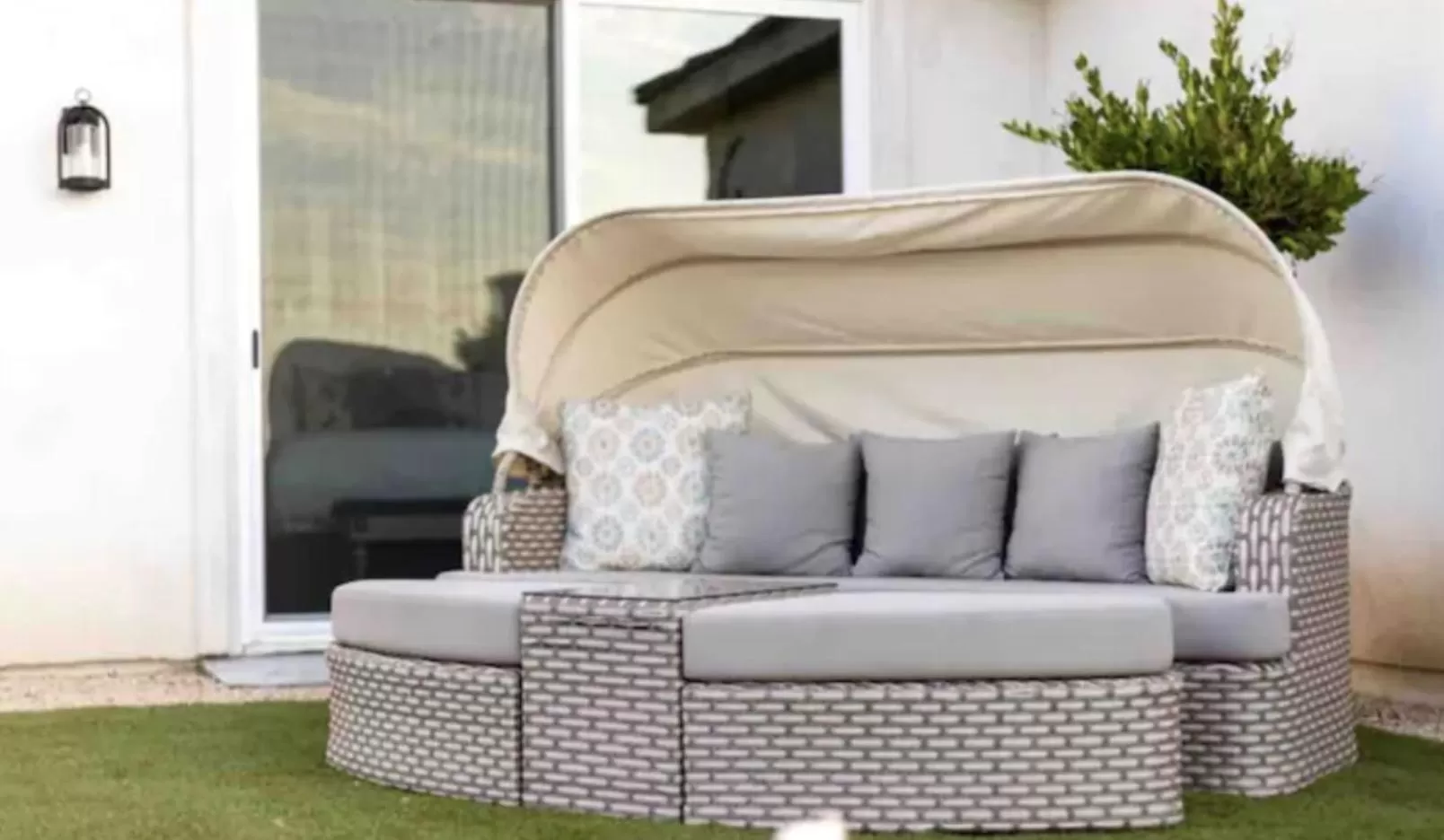 Patio in Domaine Chardonnay