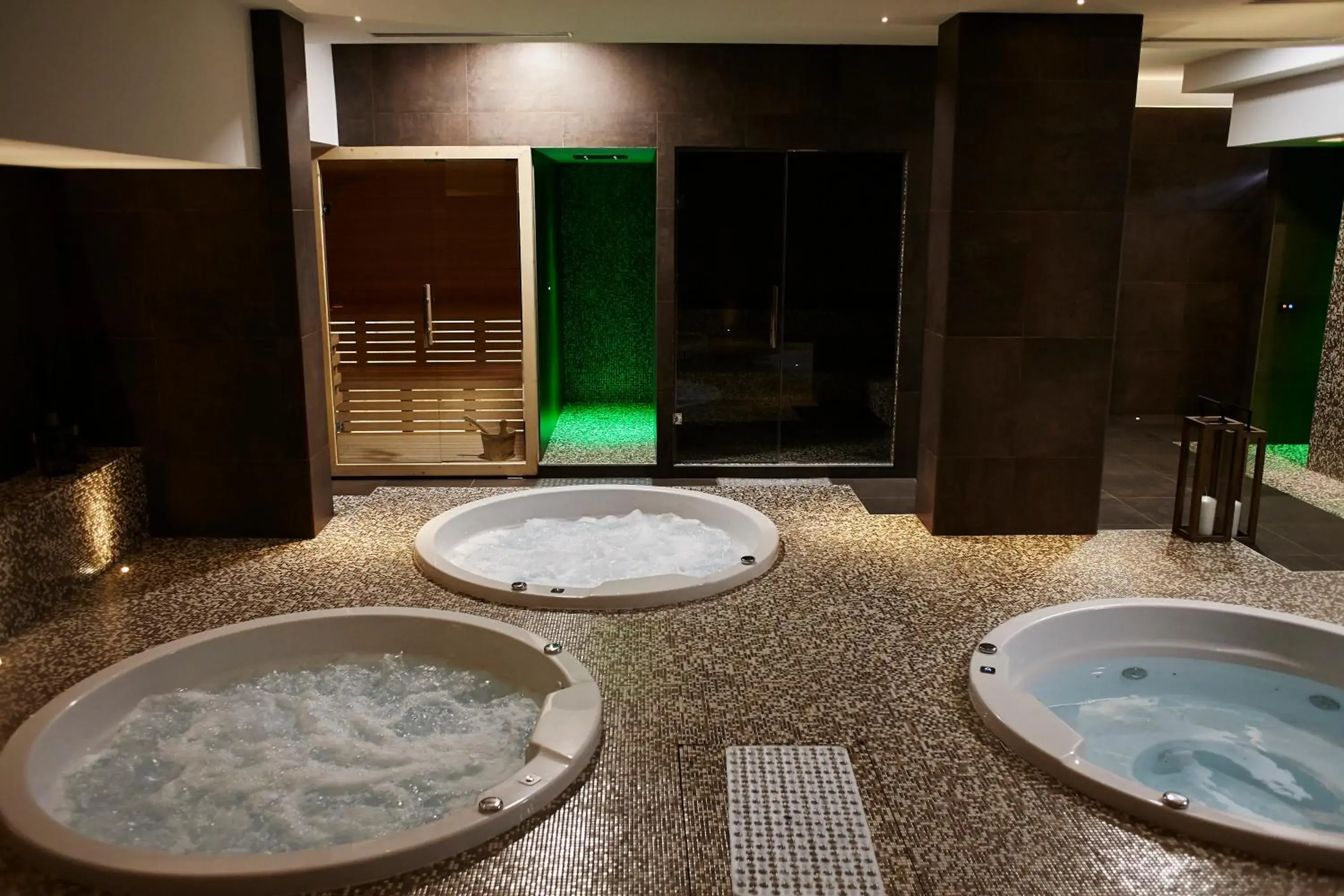 Hot Tub, Swimming Pool in Grieco Business & Spa Hotel