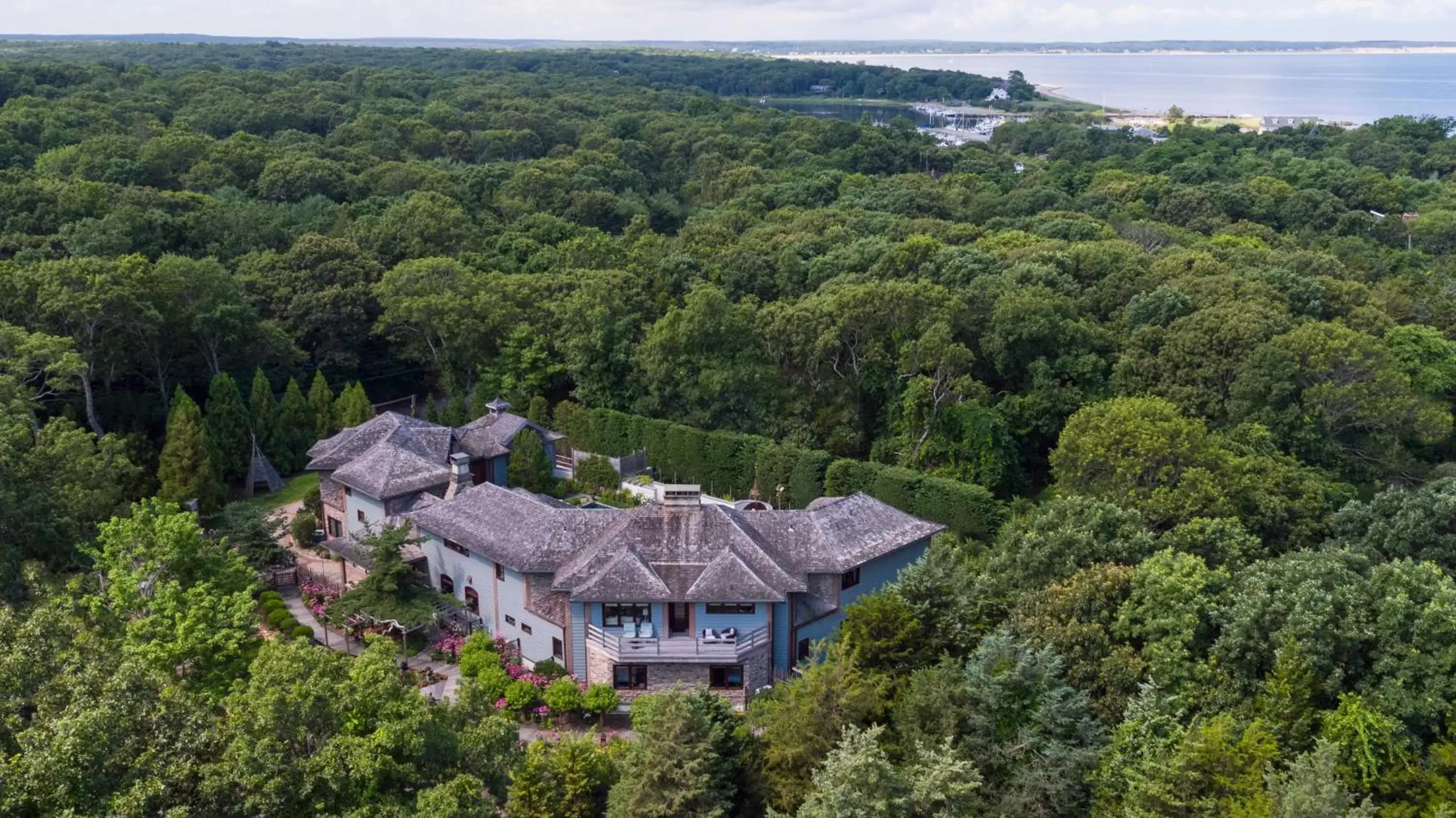 Bird's-eye View in East Hampton Art House Bed and Breakfast