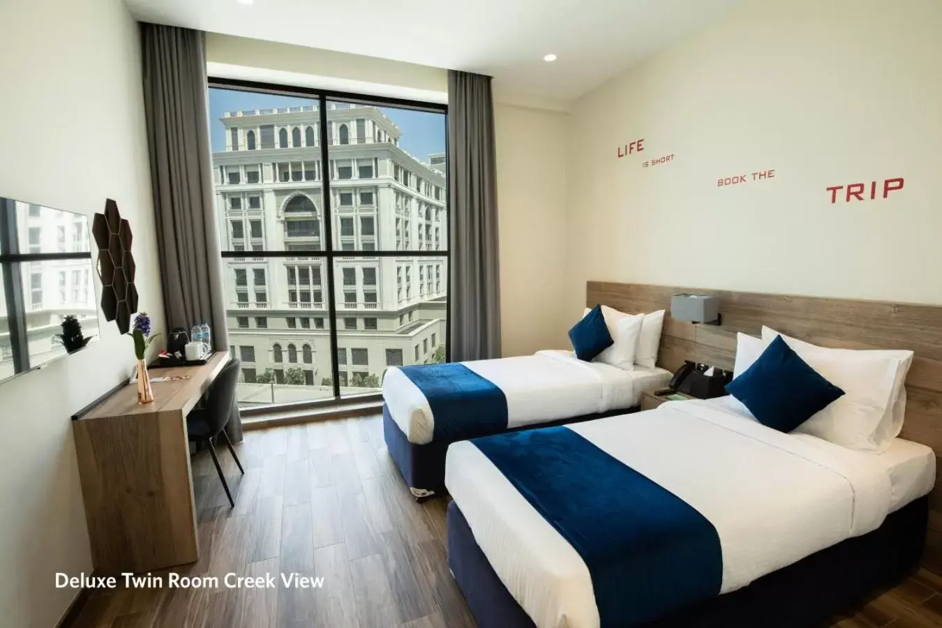 Deluxe Twin Room Creek View in Grand Kingsgate Waterfront Hotel by Millennium