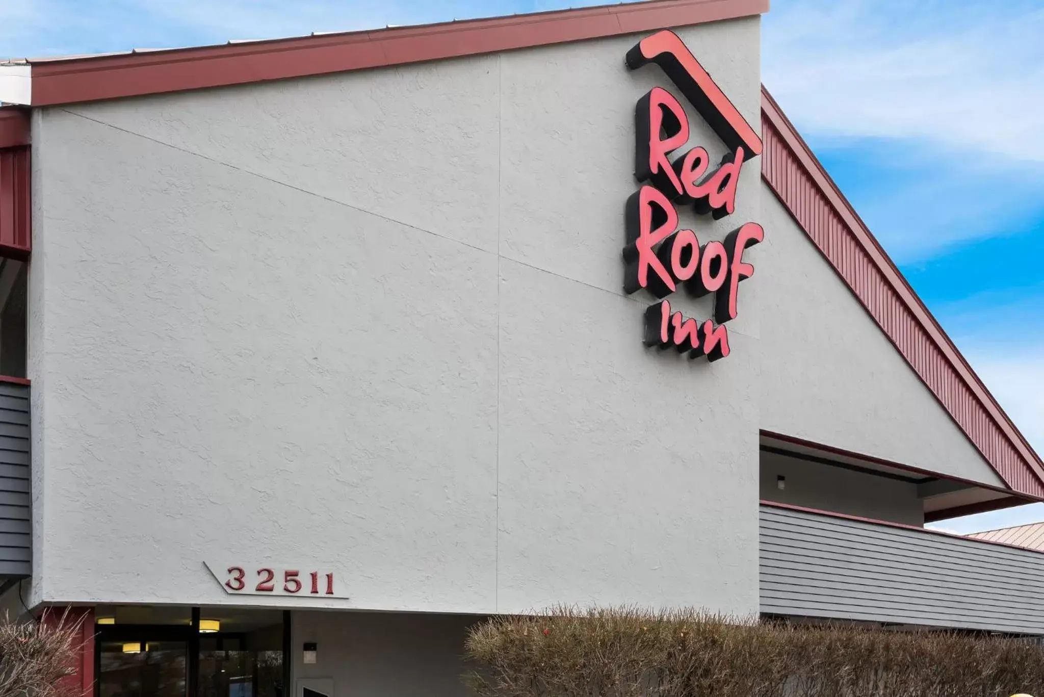 Property building, Property Logo/Sign in Red Roof Inn Detroit - Royal Oak/Madison Heights
