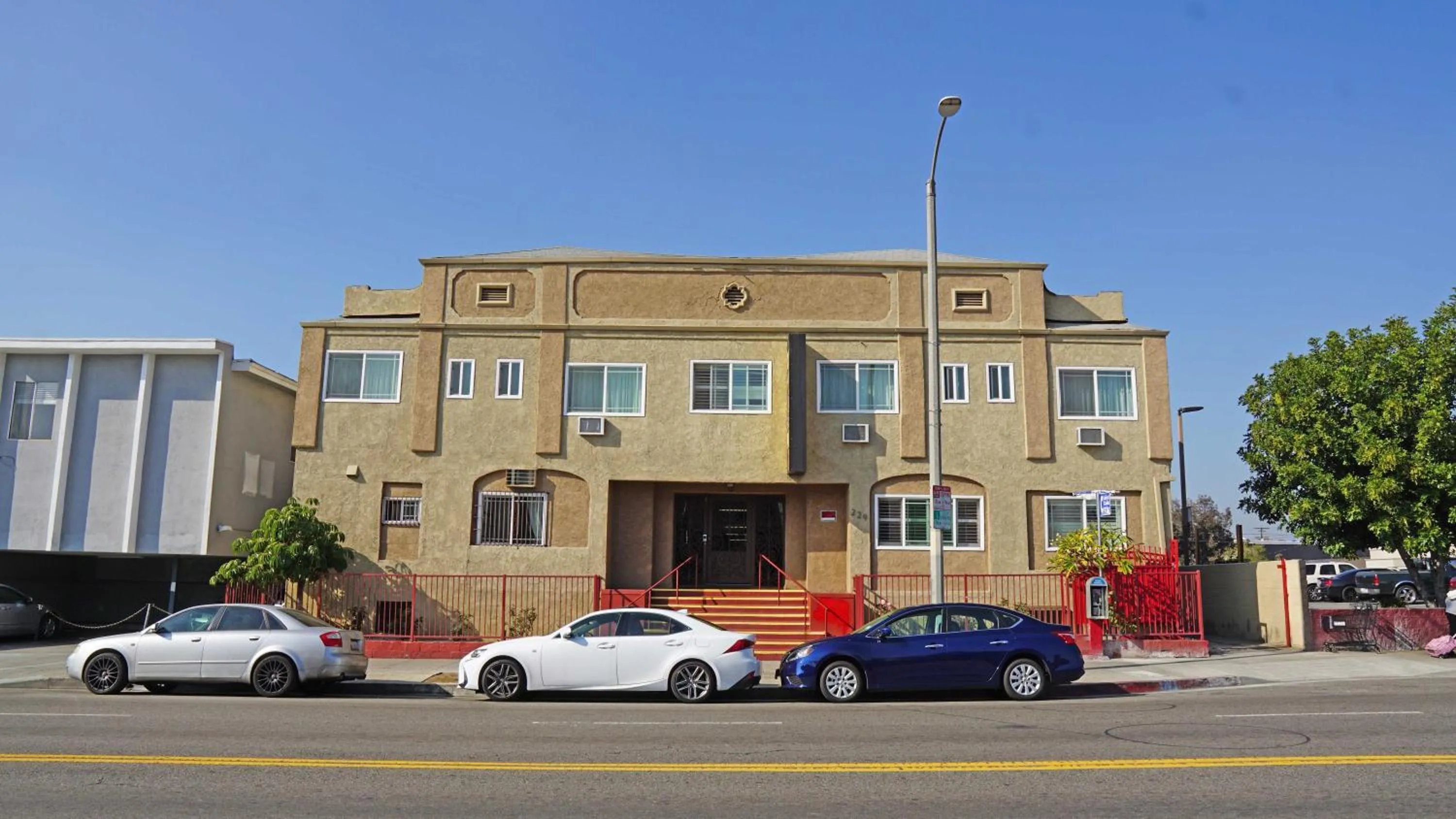 Property Building in Antonio Hotel - Downtown Los Angeles, near Hollywood