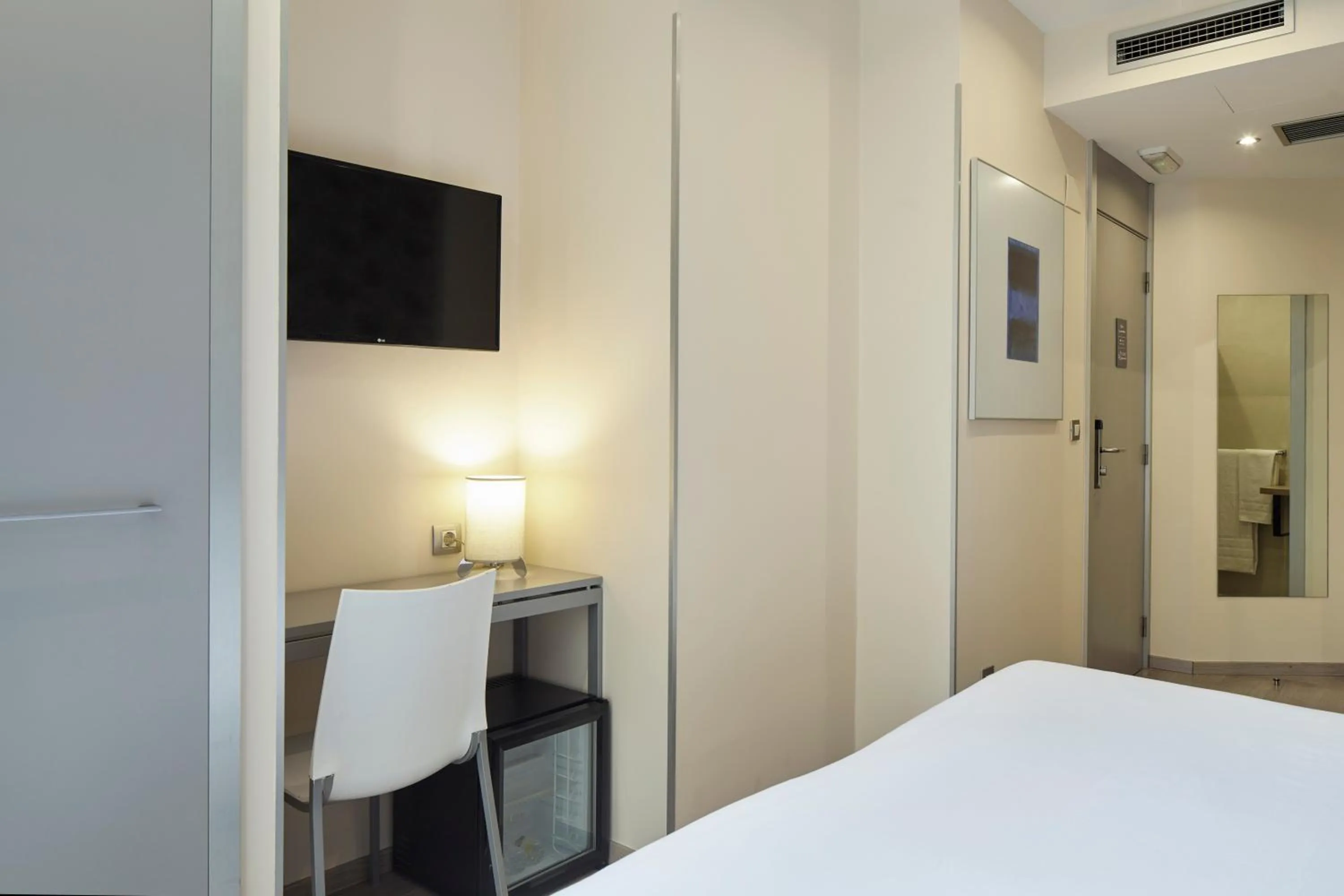 TV and multimedia, Bed in Welcome Gros Hotel