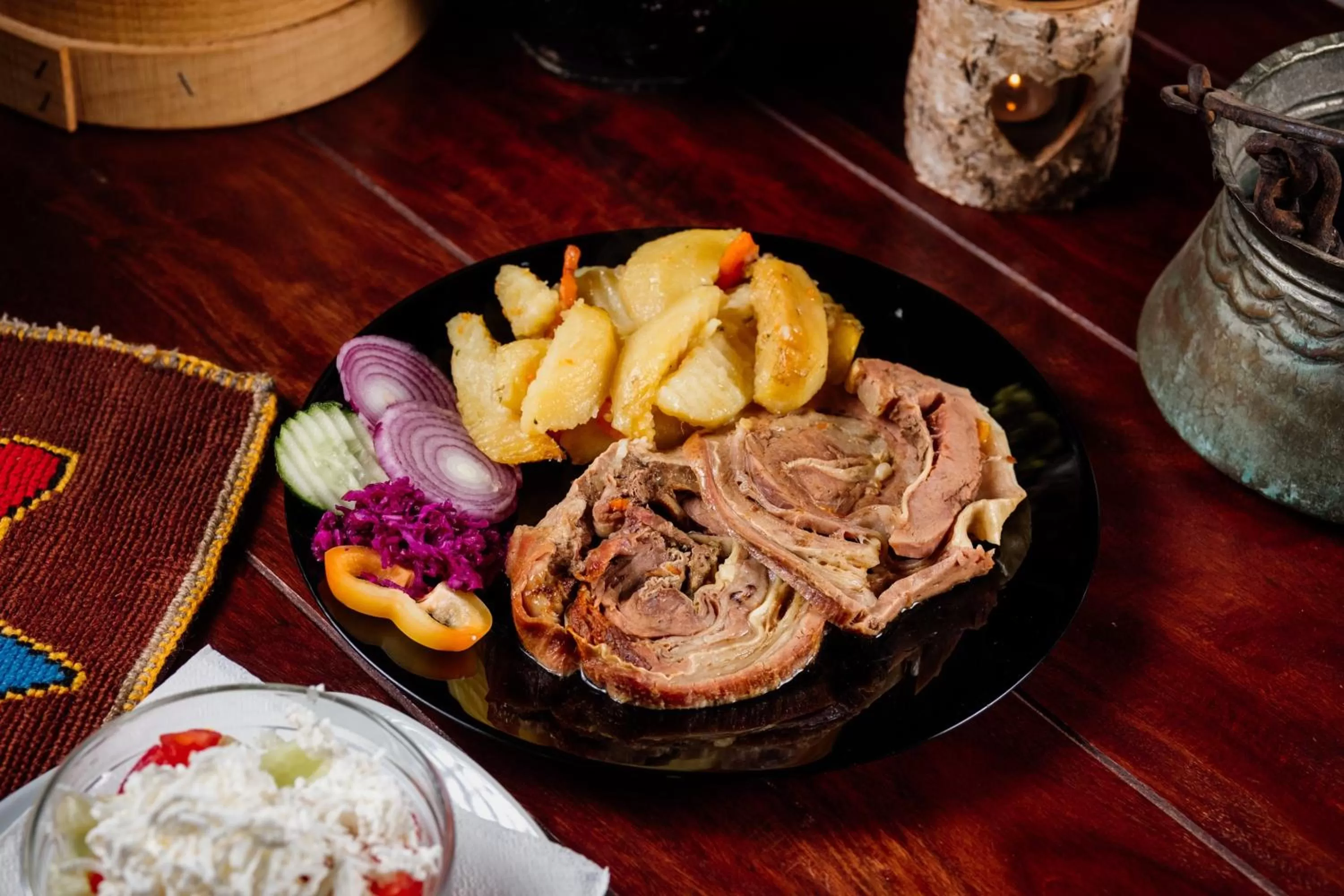 Lunch in Kraljevsko selo Kotromanićevo