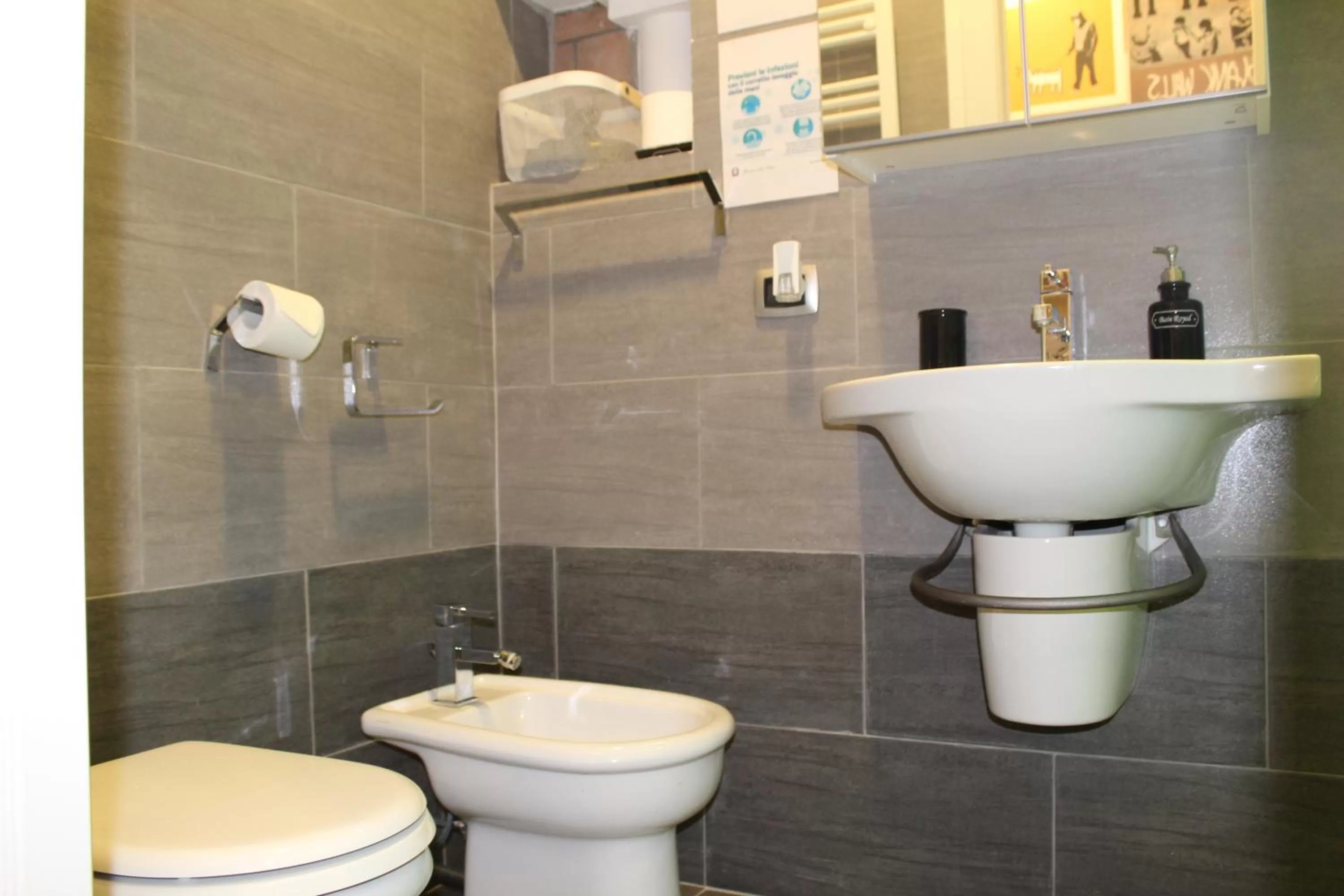 Bathroom in Naviglio81