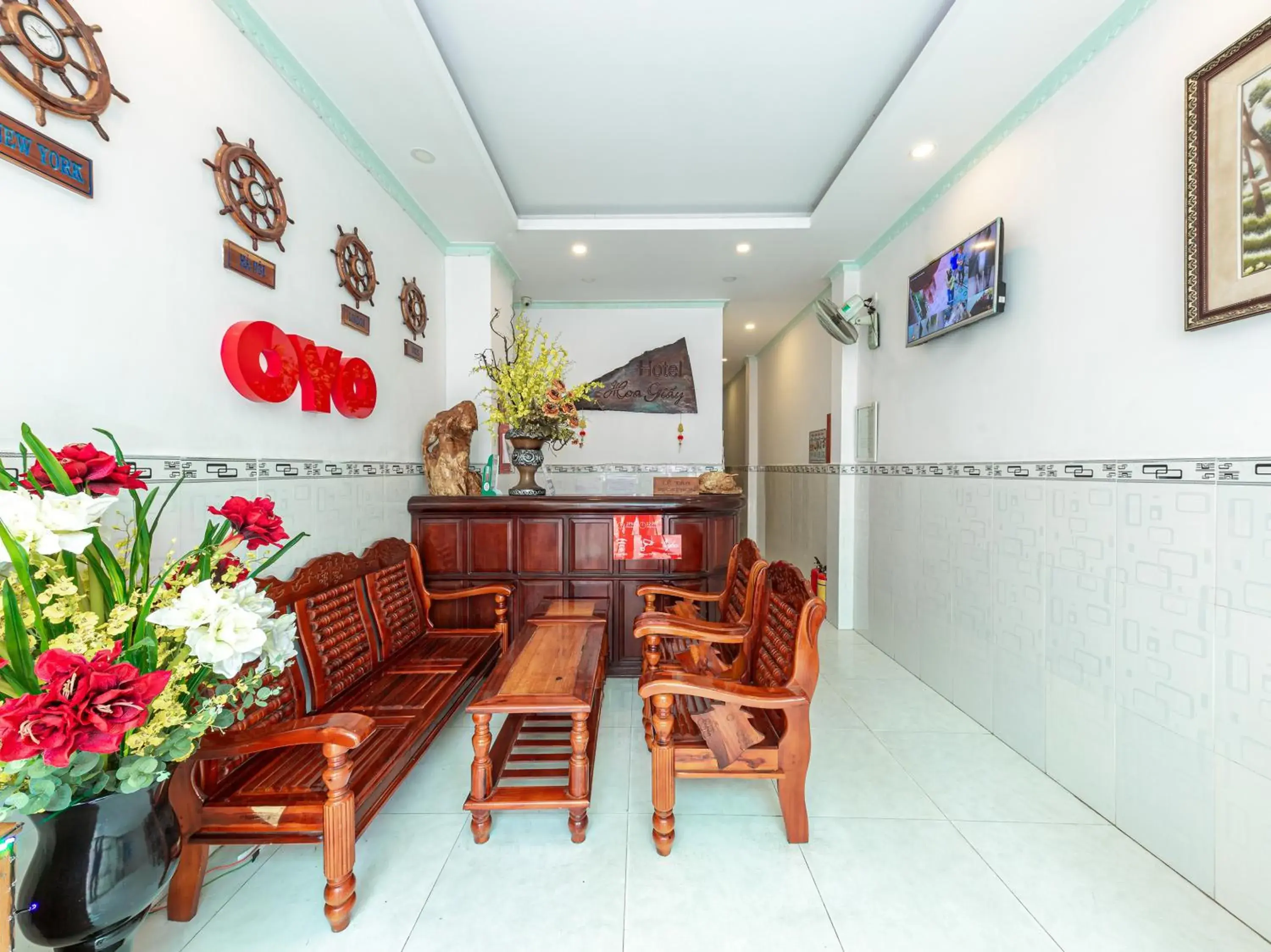 Lobby or reception, Seating Area in OYO 828 Hoa Giay Hotel