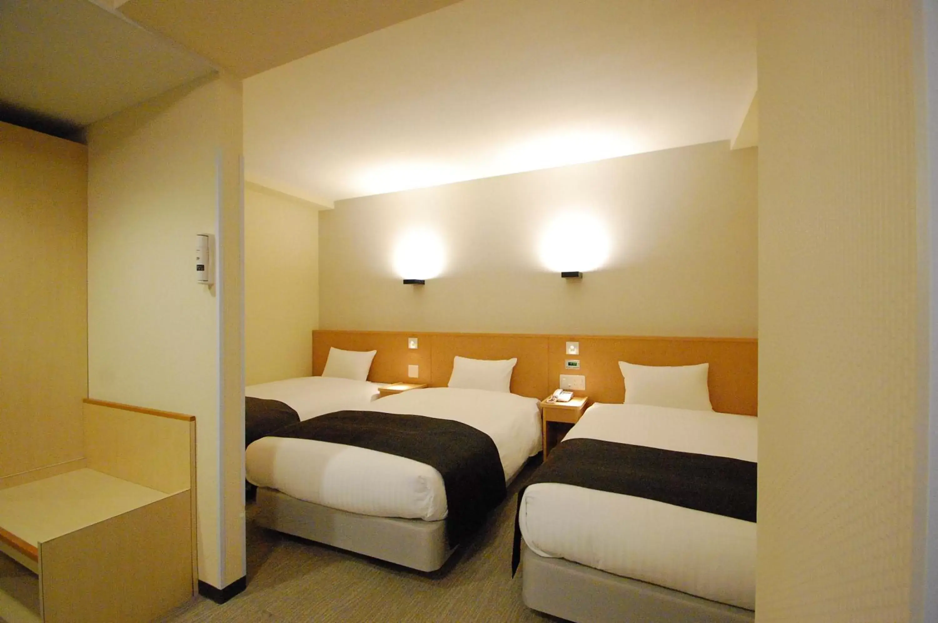 Photo of the whole room, Bed in Izumo Royal Hotel