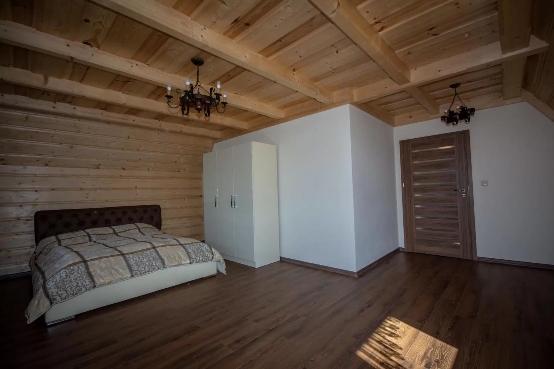 Photo of the whole room, Bed in Podhalanski Dworek z Jacuzzi