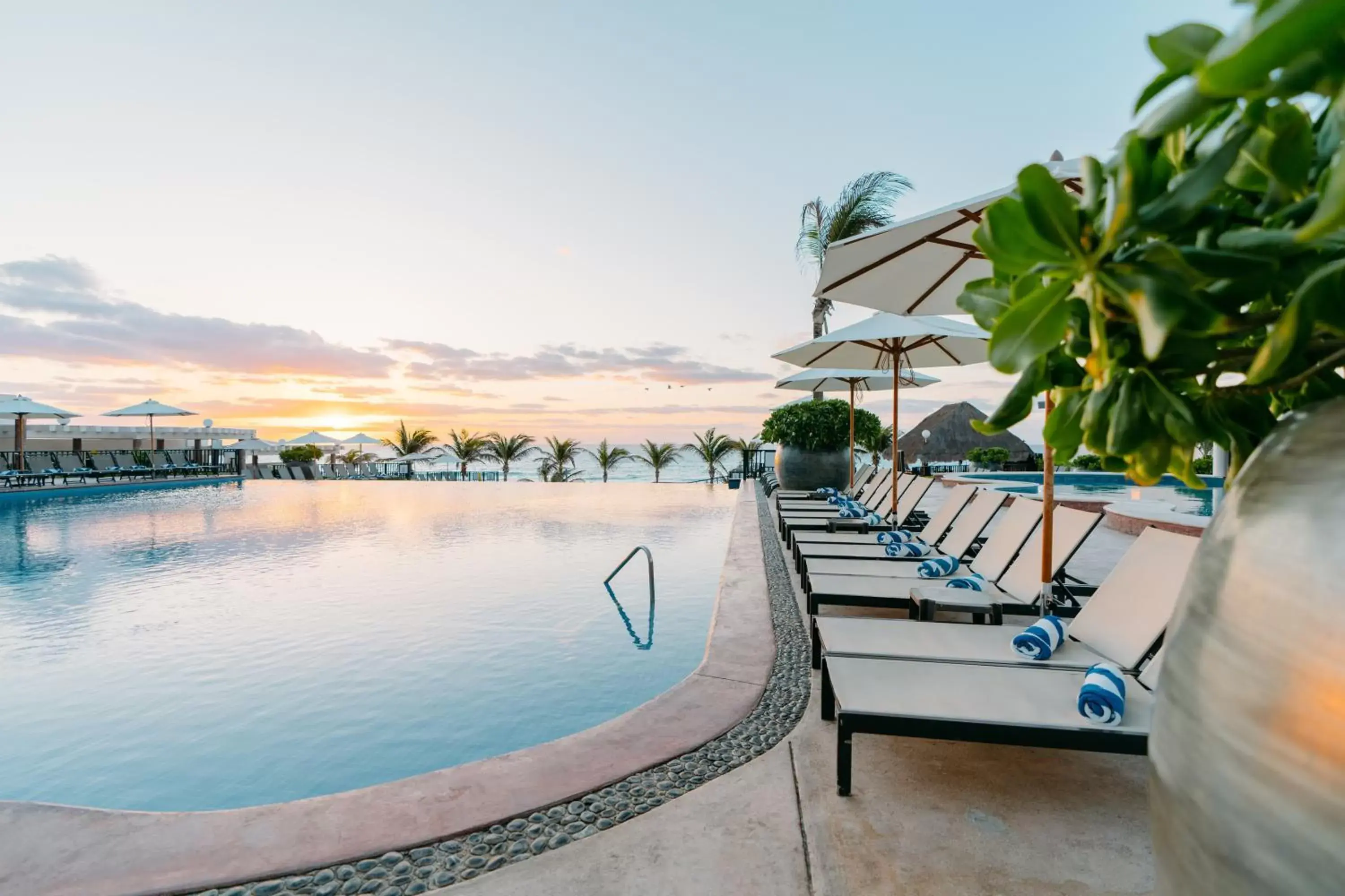 Pool view, Swimming Pool in Seadust Cancun Family Resort - All Inclusive