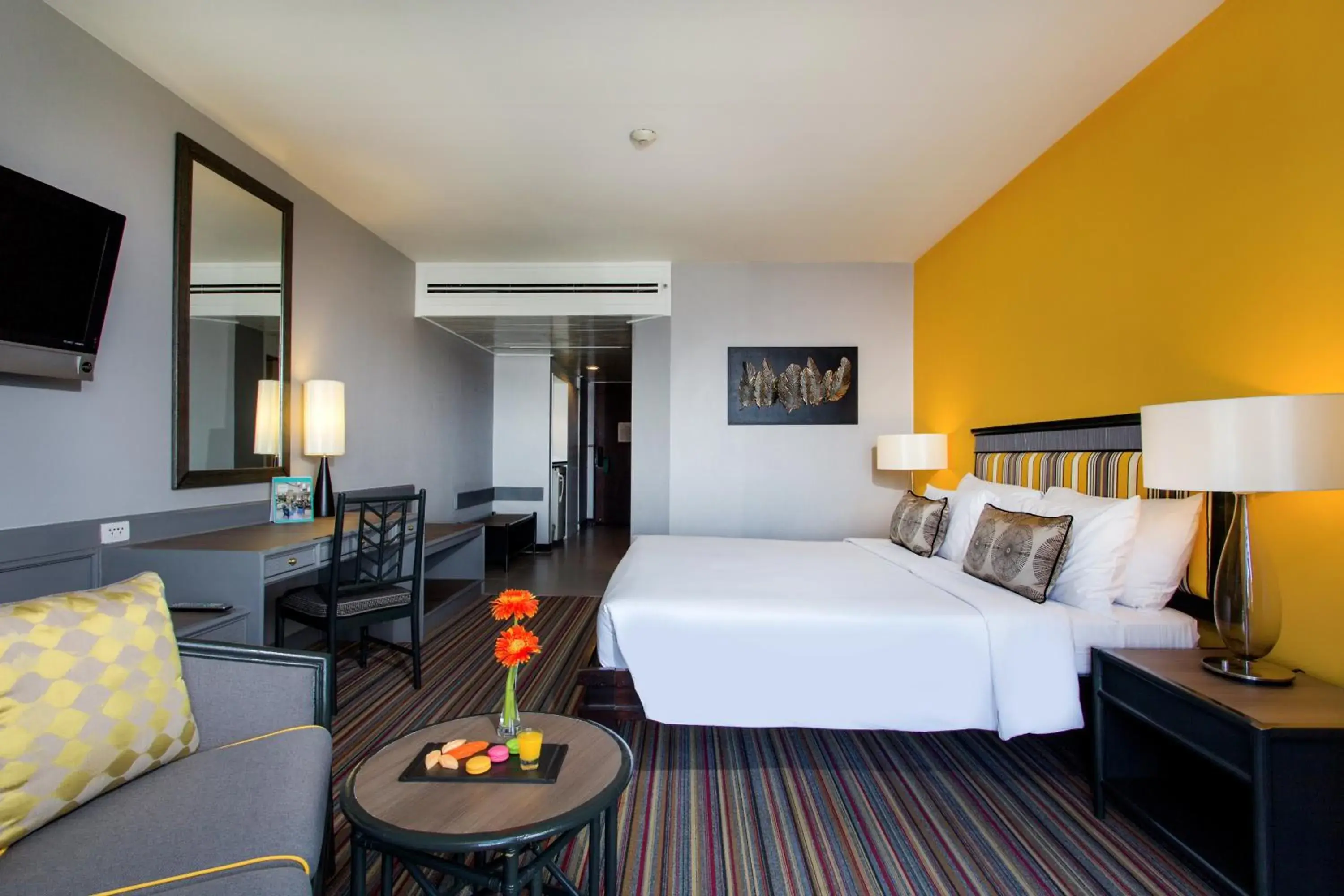 Deluxe Double Room with City View in The Bayview Hotel Pattaya