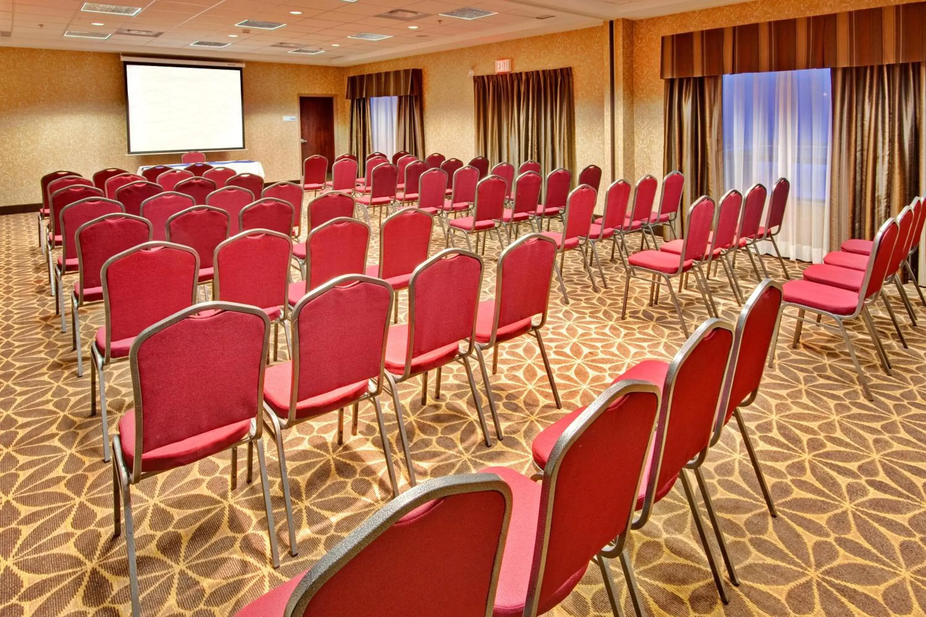 Meeting/conference room, Business Area/Conference Room in Holiday Inn Express Hotel & Suites Brockville, an IHG Hotel