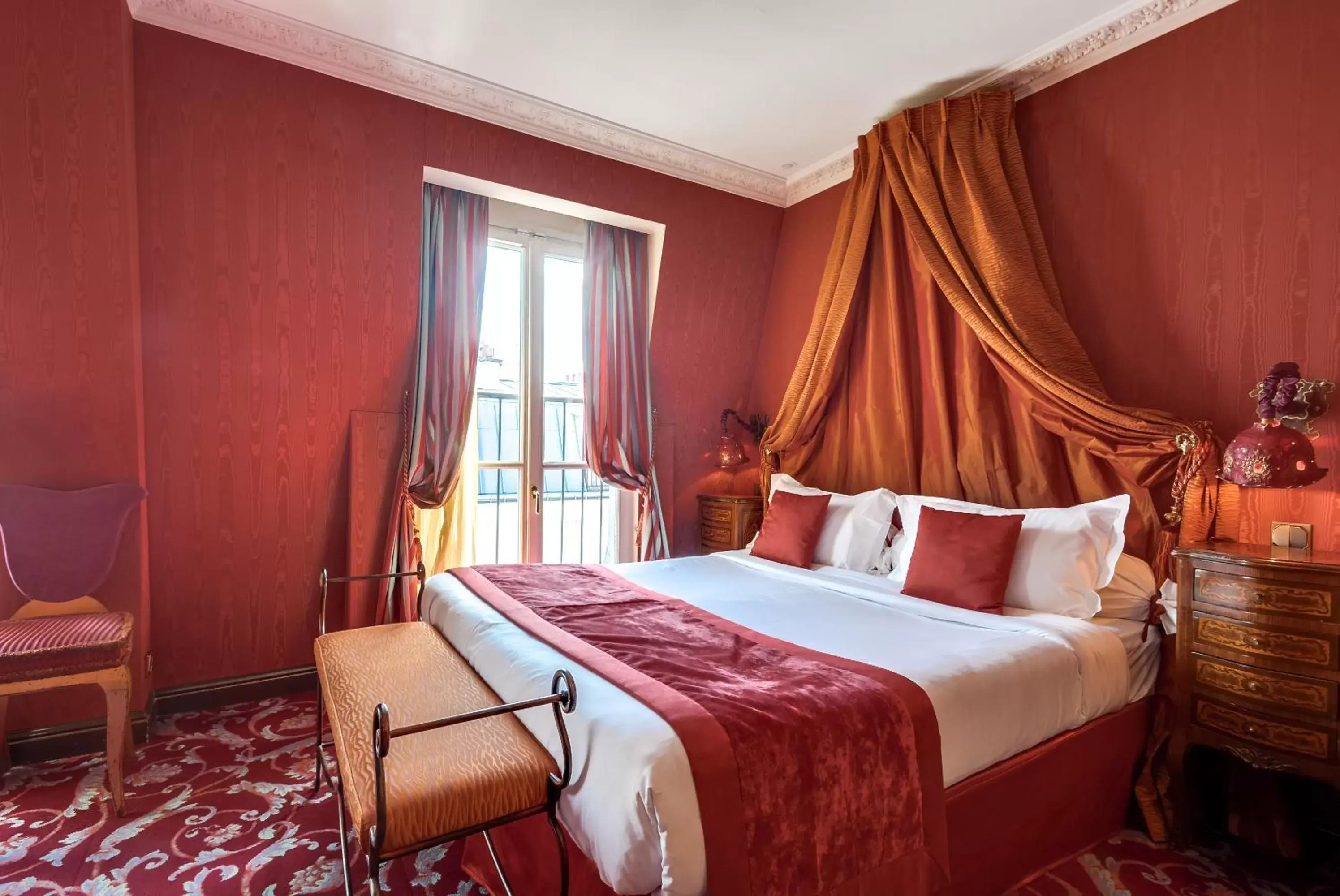 Bed, Room Photo in Villa Royale