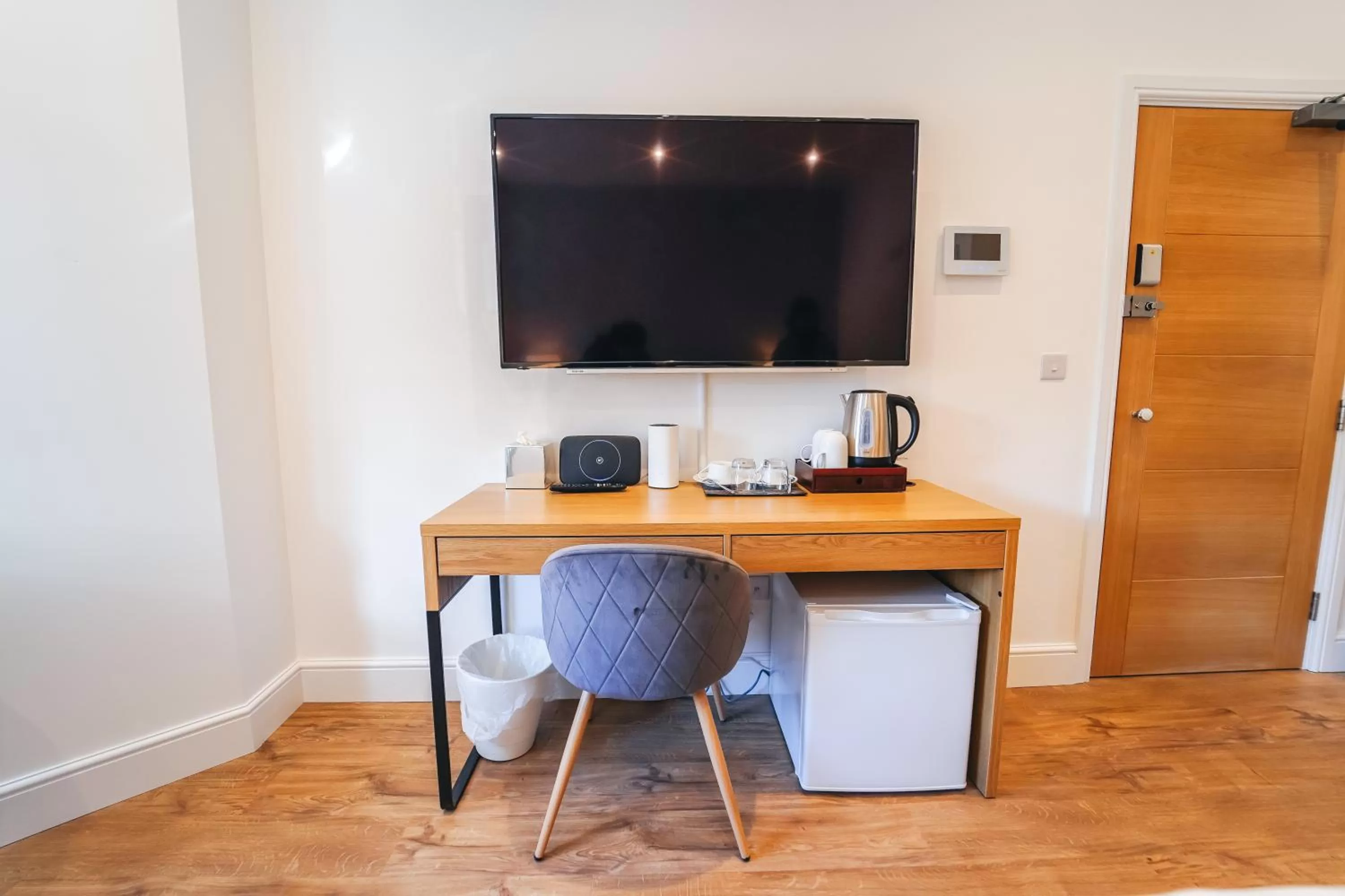 TV/Entertainment Center in The Avonmore Olympia