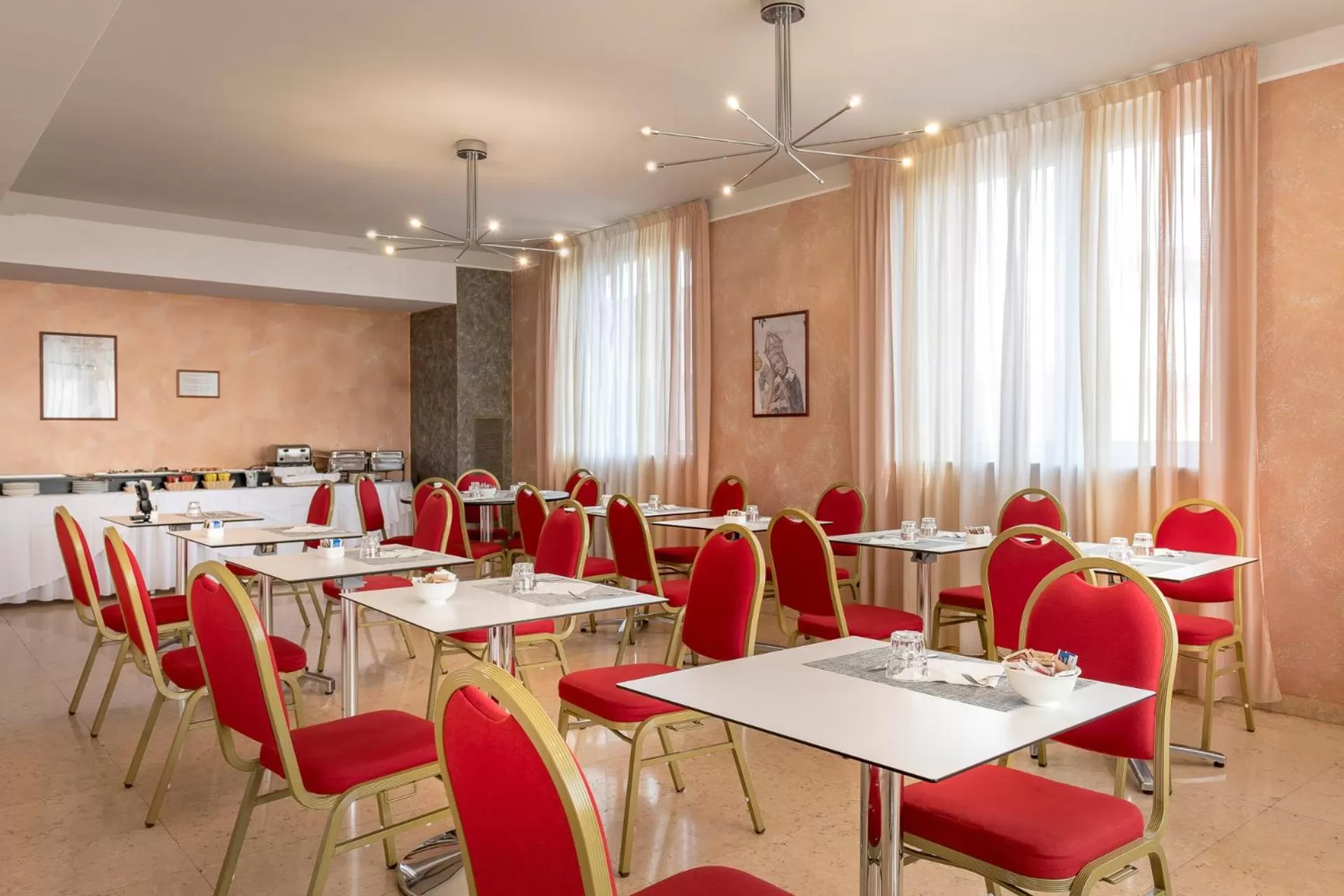 Restaurant/places to eat in Best Western Cavalieri Della Corona