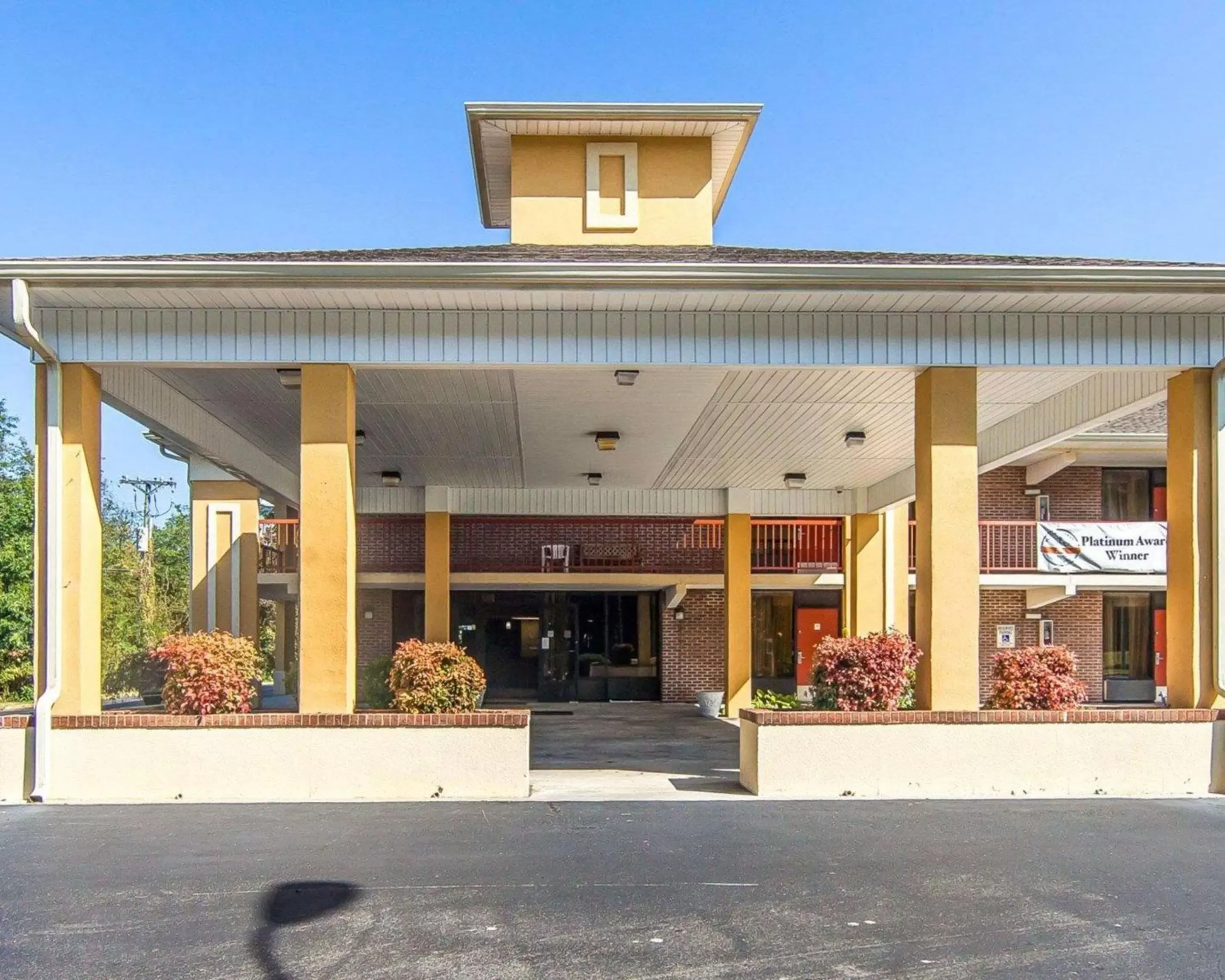 Property building in Quality Inn West - Sweetwater