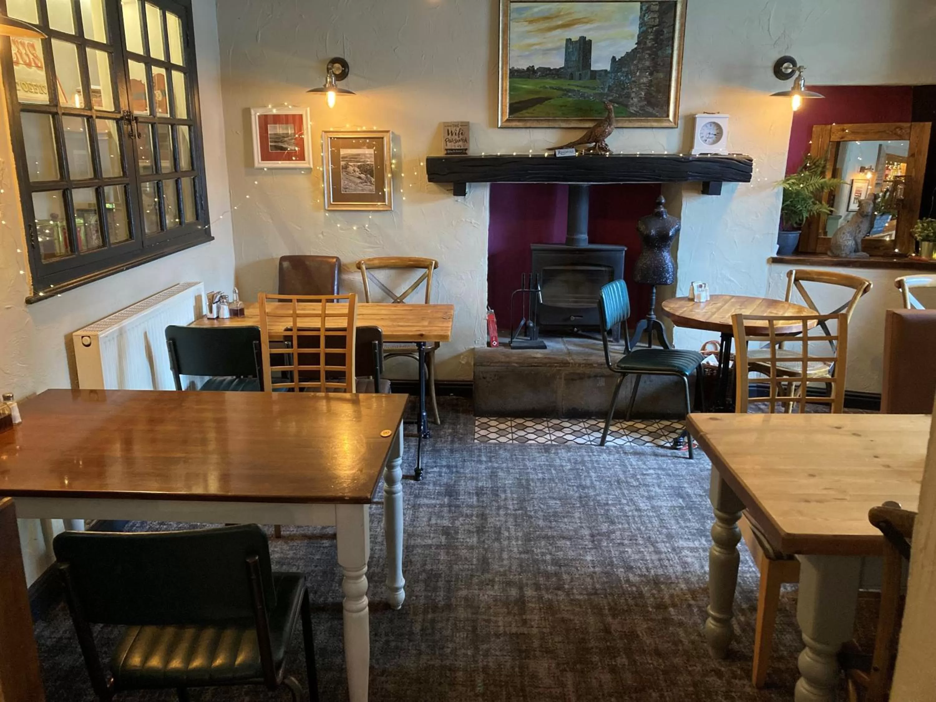 Restaurant/places to eat in The Black Swan Hotel