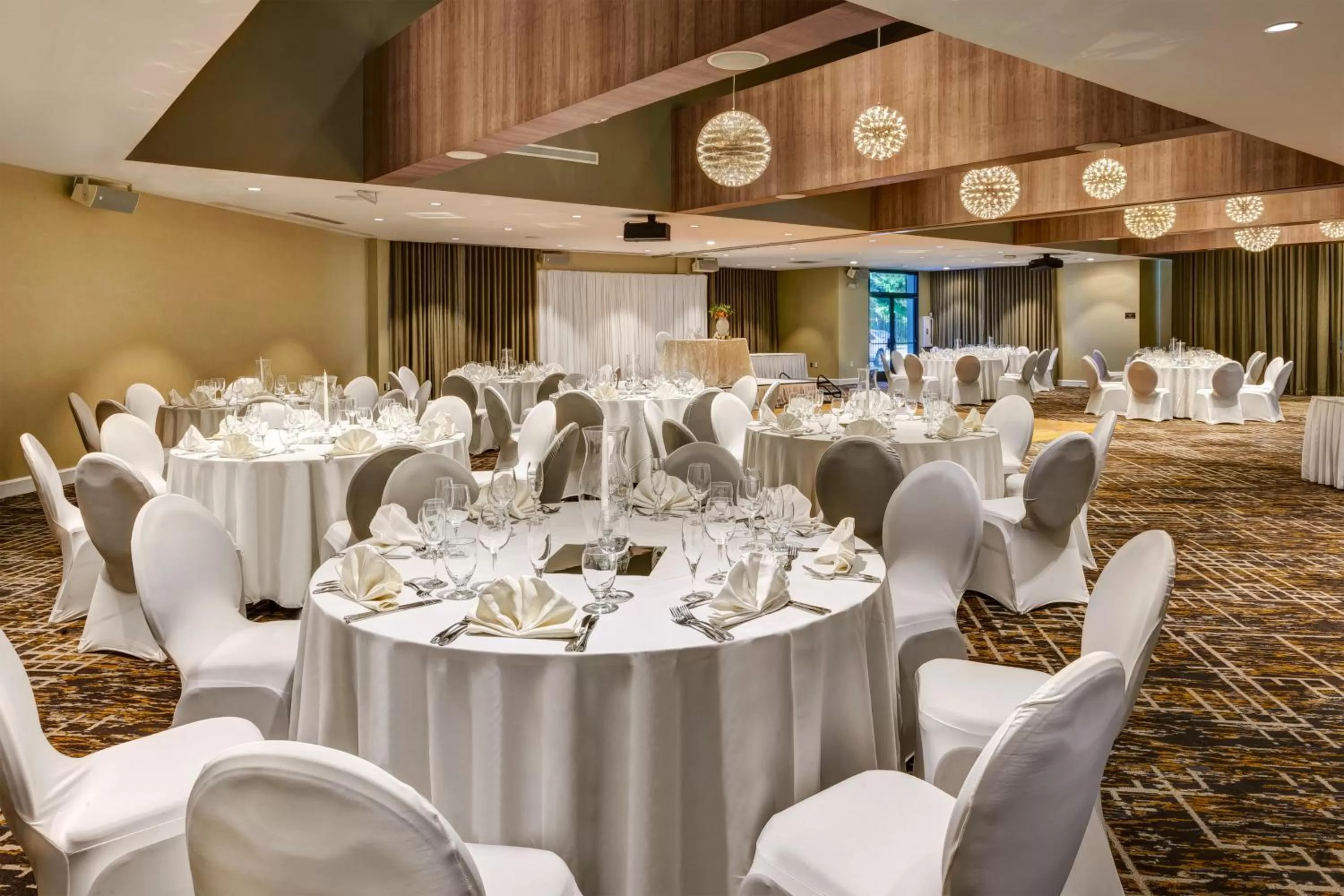 Banquet/Function facilities in Crowne Plaza Dulles Airport by IHG