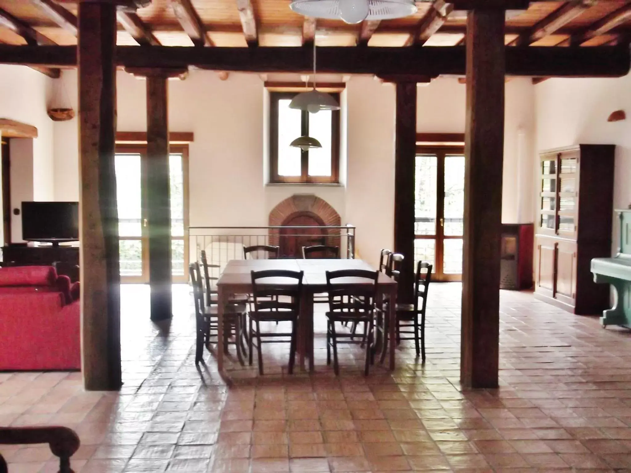 Dining Area in B&B IL Giardino del Borgo