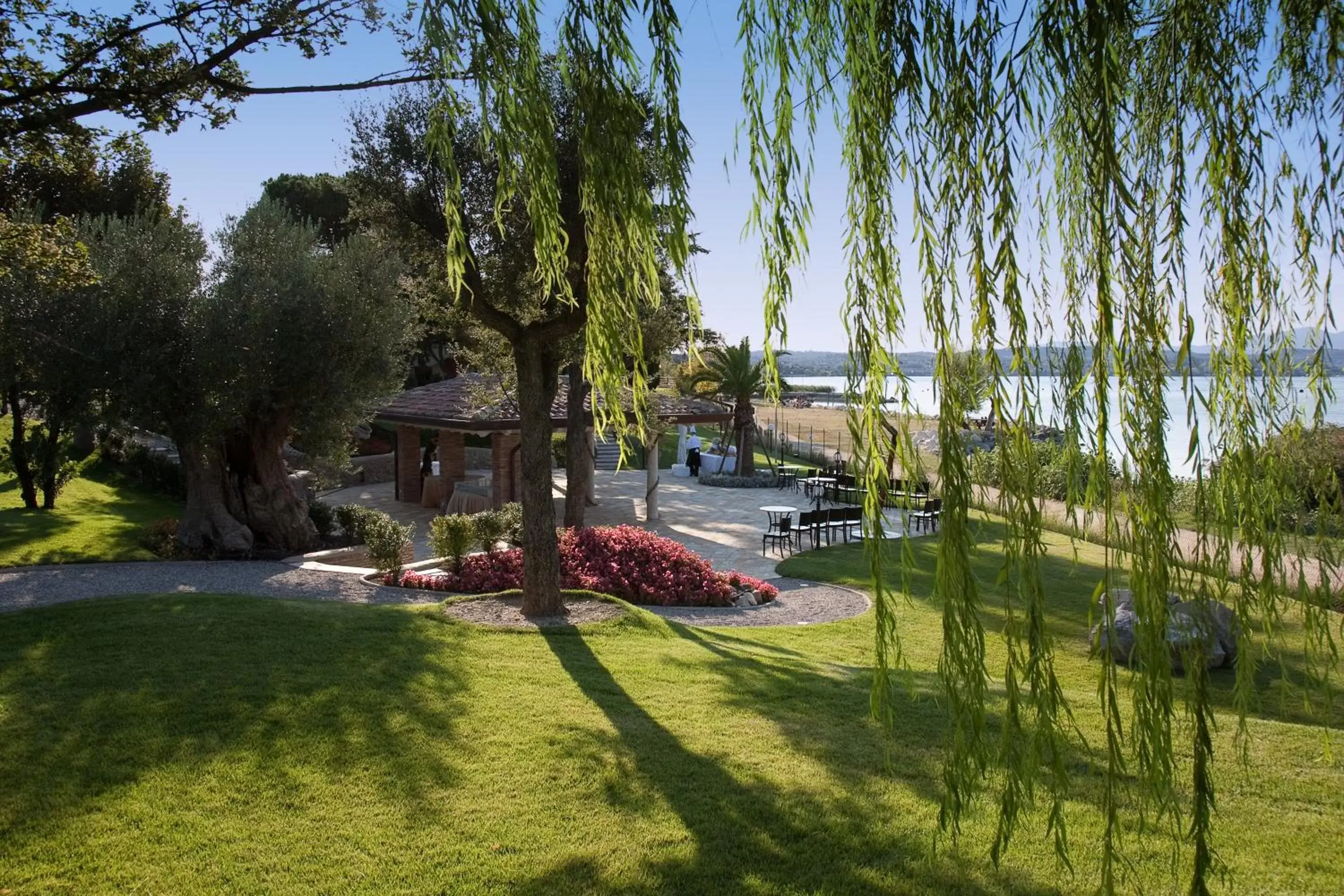 Spring, Garden in Hotel Aquila D'Oro Desenzano