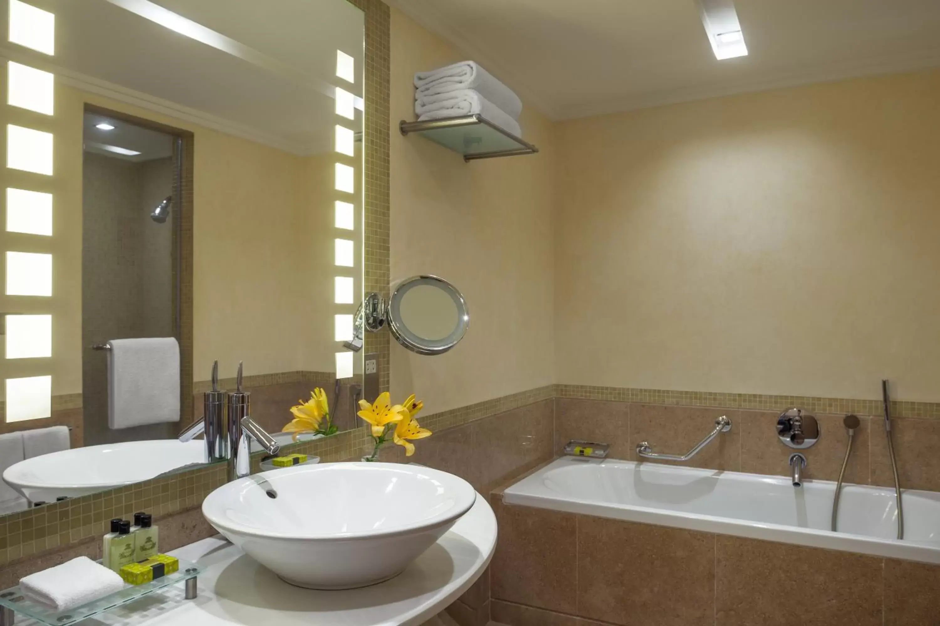 Photo of the whole room, Bathroom in InterContinental Riyadh, an IHG Hotel