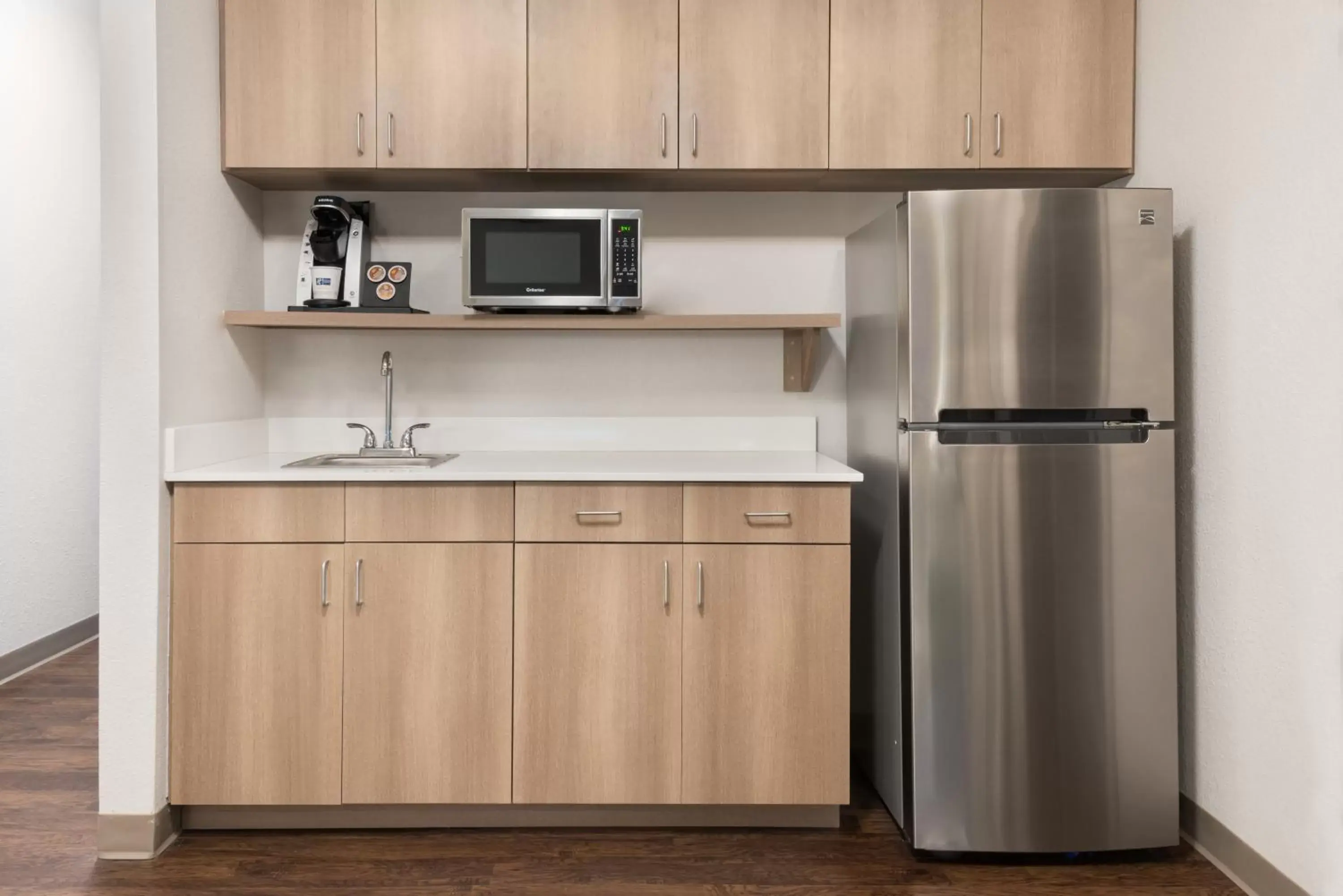 Executive Suite - Non-Smoking in Holiday Inn Express & Suites - Columbus Airport East, an IHG Hotel Executive Suite - Non-Smoking in Holiday Inn Express & Suites - Columbus Airport East, an IHG Hotel