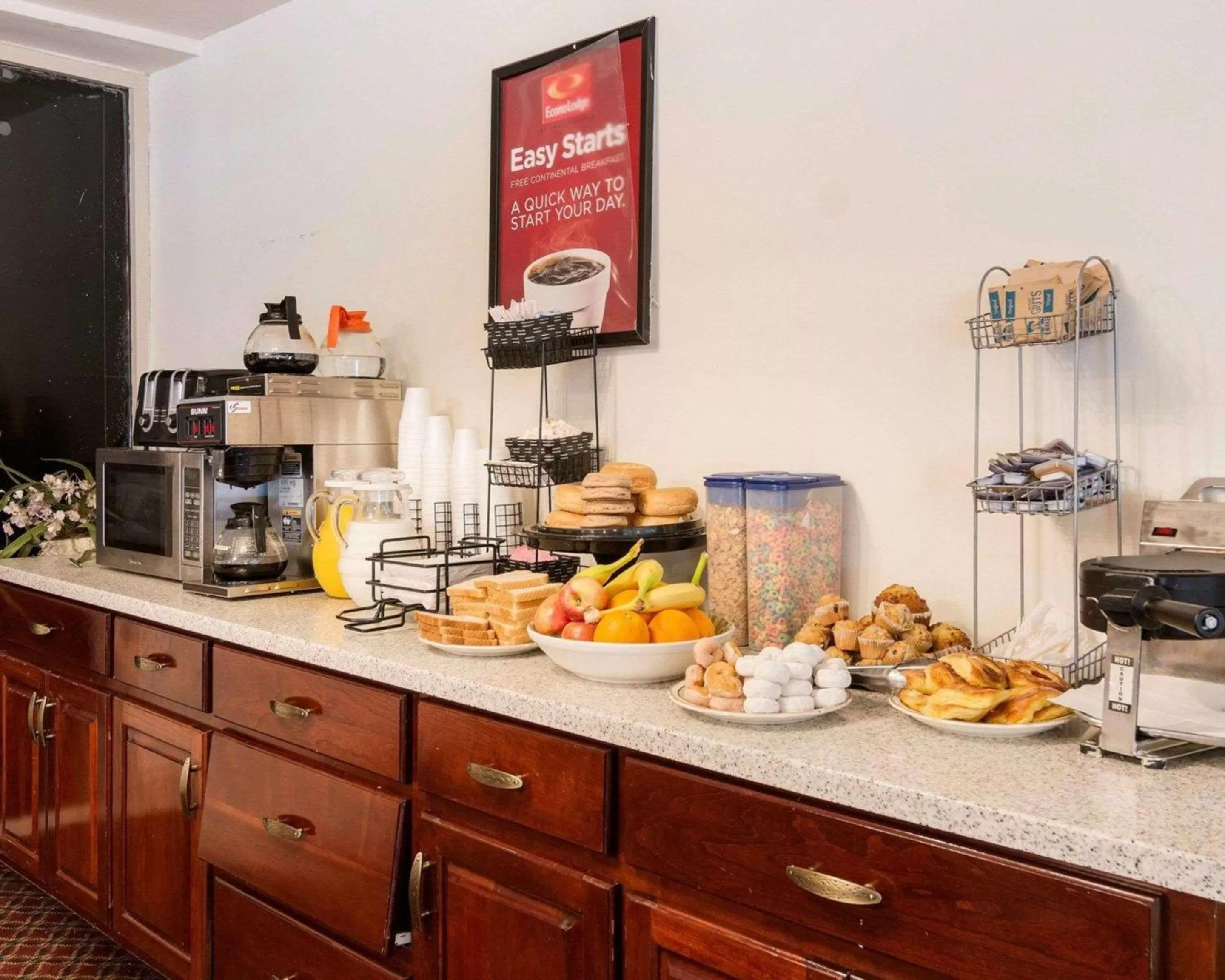 Restaurant/places to eat in Econo Lodge Petersburg - Fort Lee