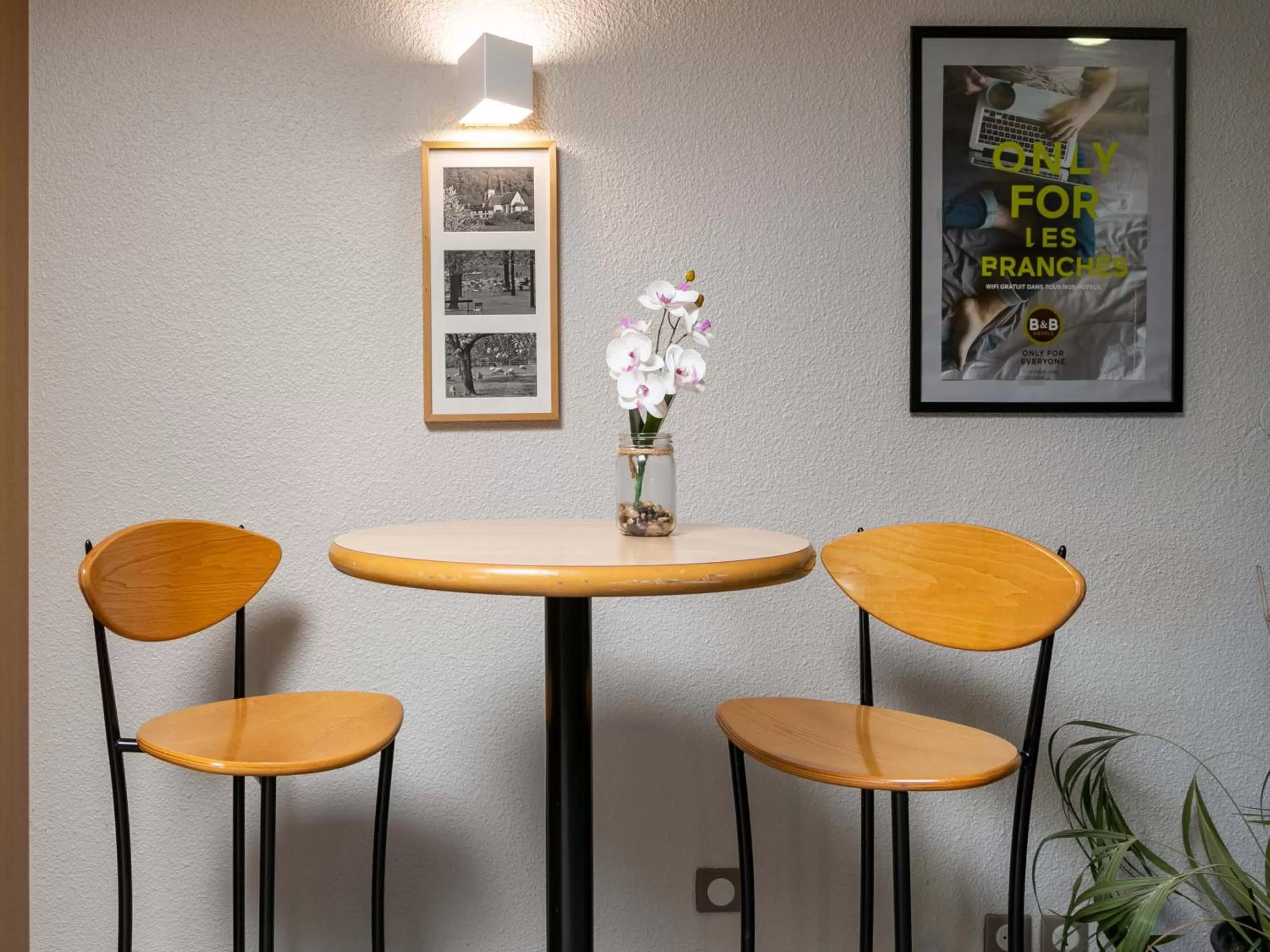 Lobby or reception in B&B HOTEL Strasbourg Nord Artisans