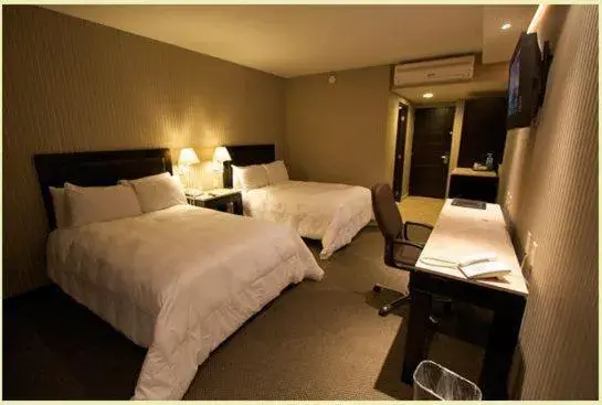 Photo of the whole room, Bed in Hotel Gobernador