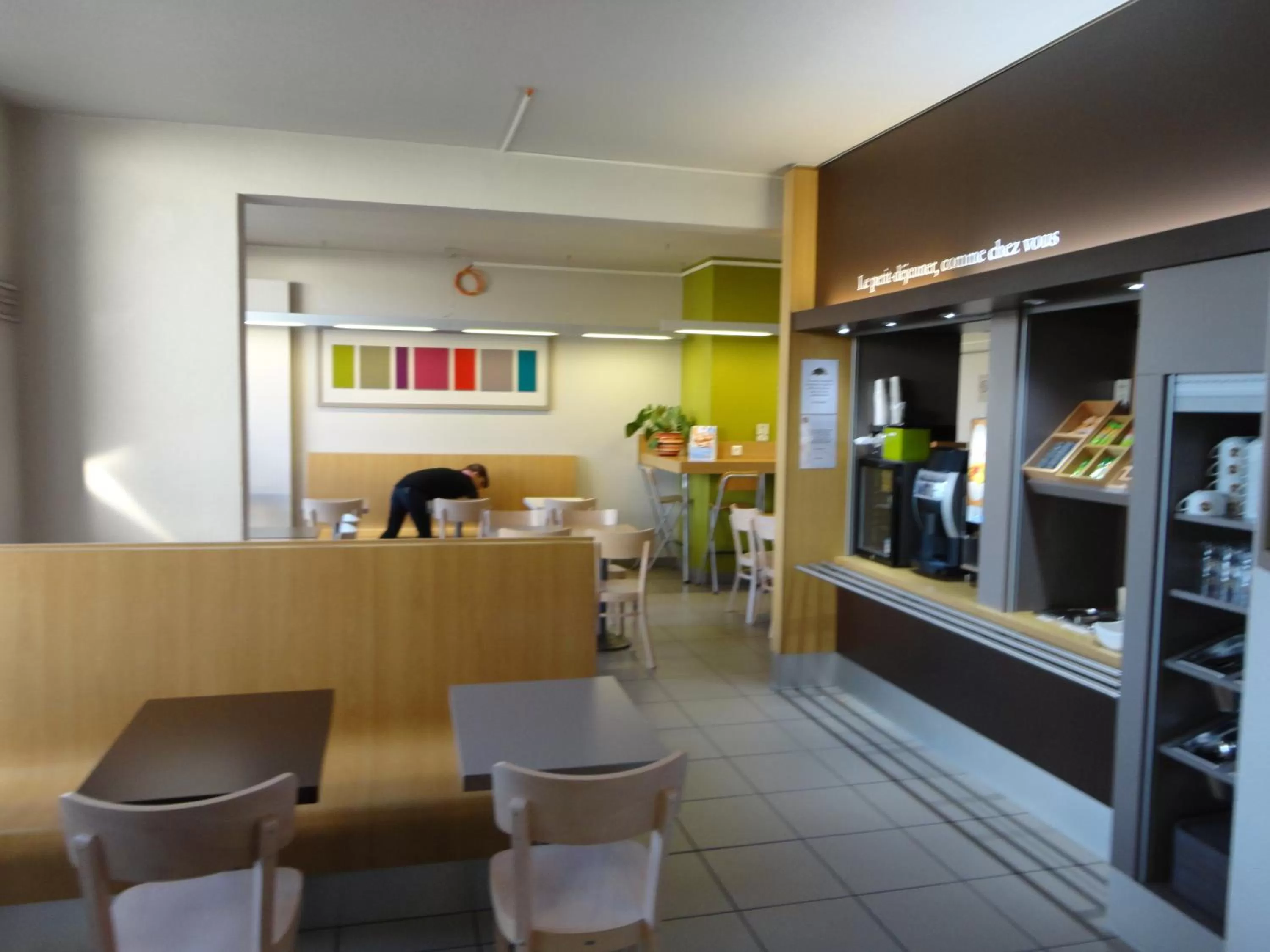 Restaurant/places to eat in B&B HOTEL Quimper Sud Bénodet