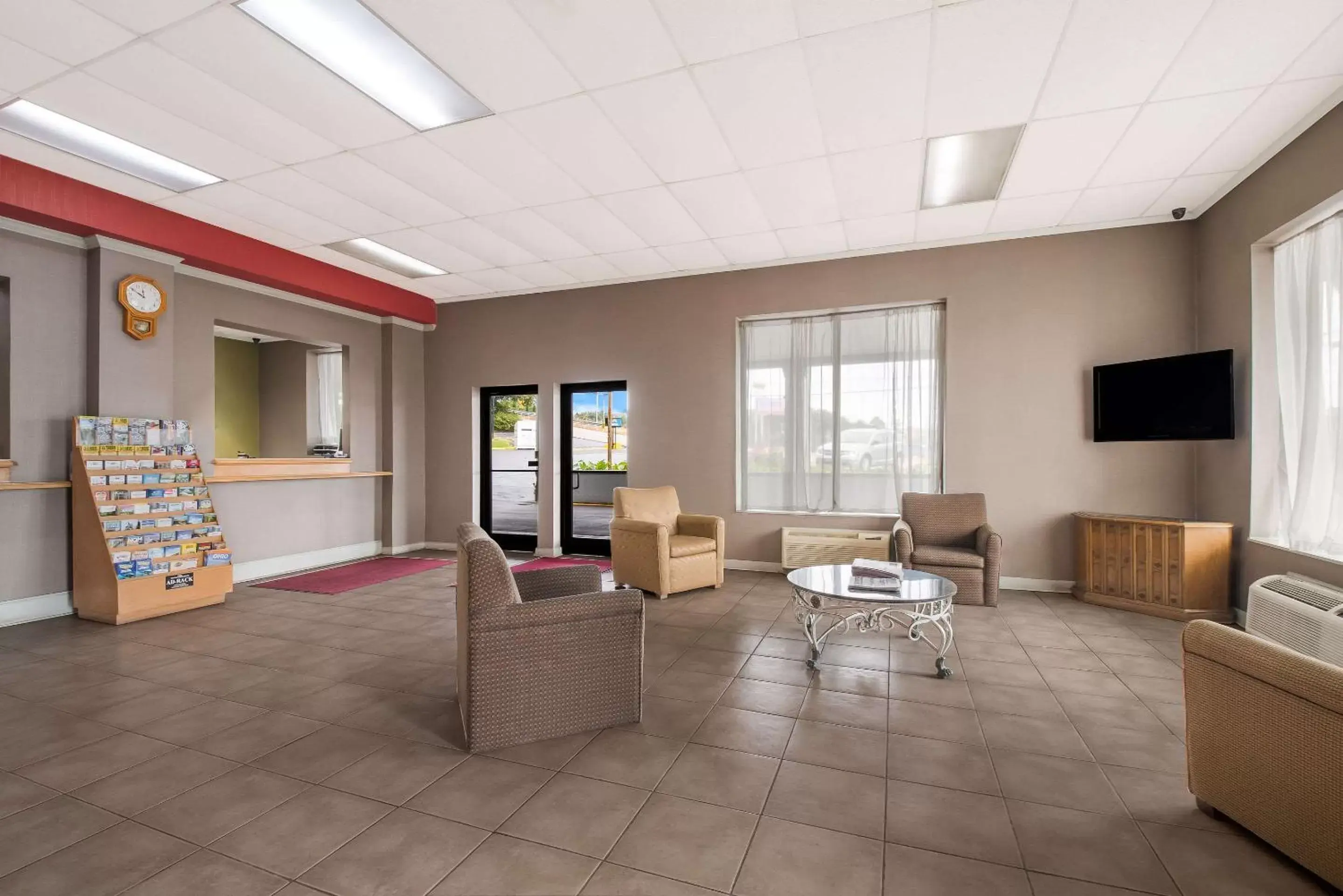 Lobby or reception in Rodeway Inn Cleveland TN I-75 Lobby or reception in Rodeway Inn Cleveland TN I-75