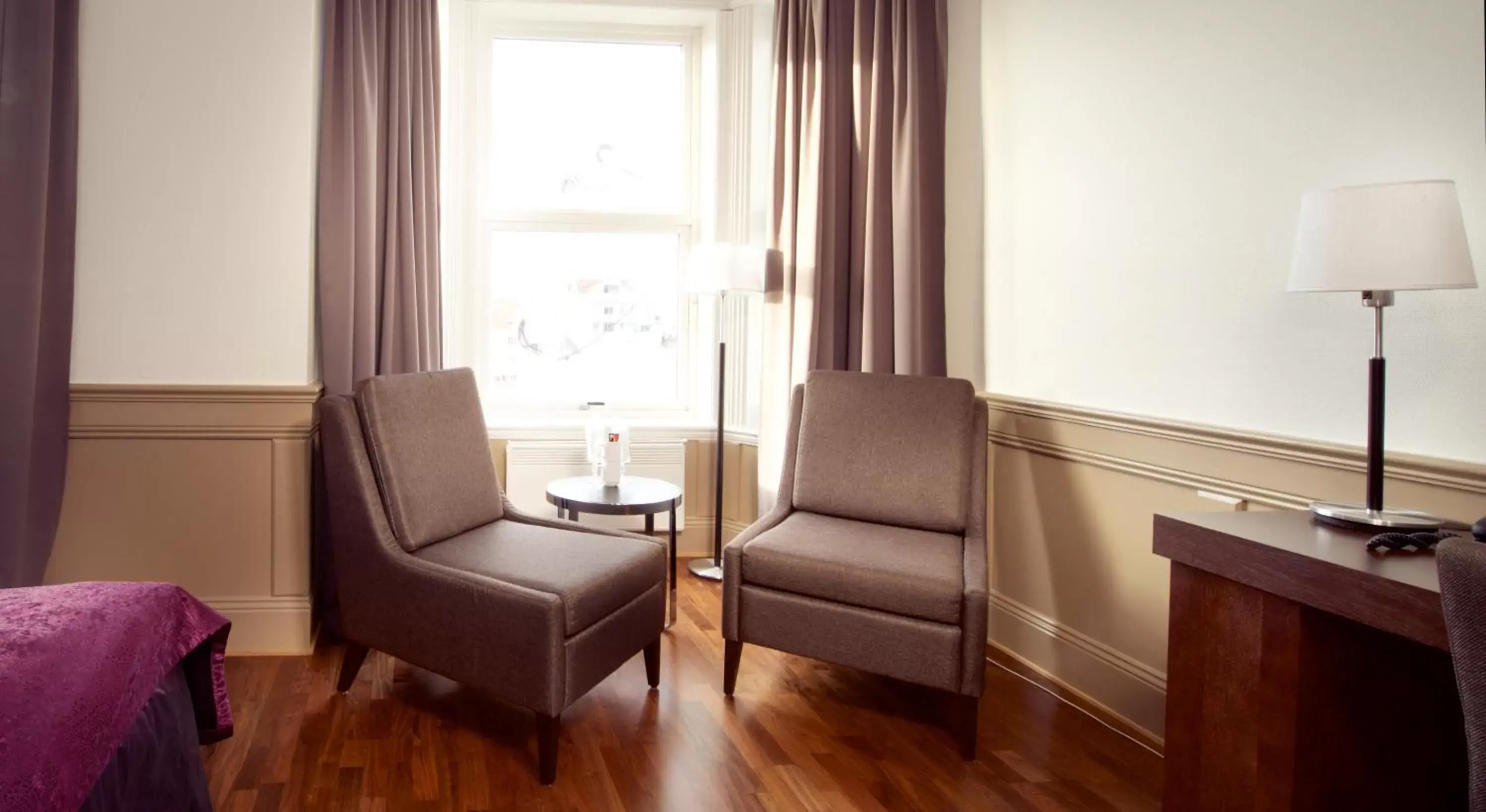 Seating Area in Clarion Collection Hotel Amanda