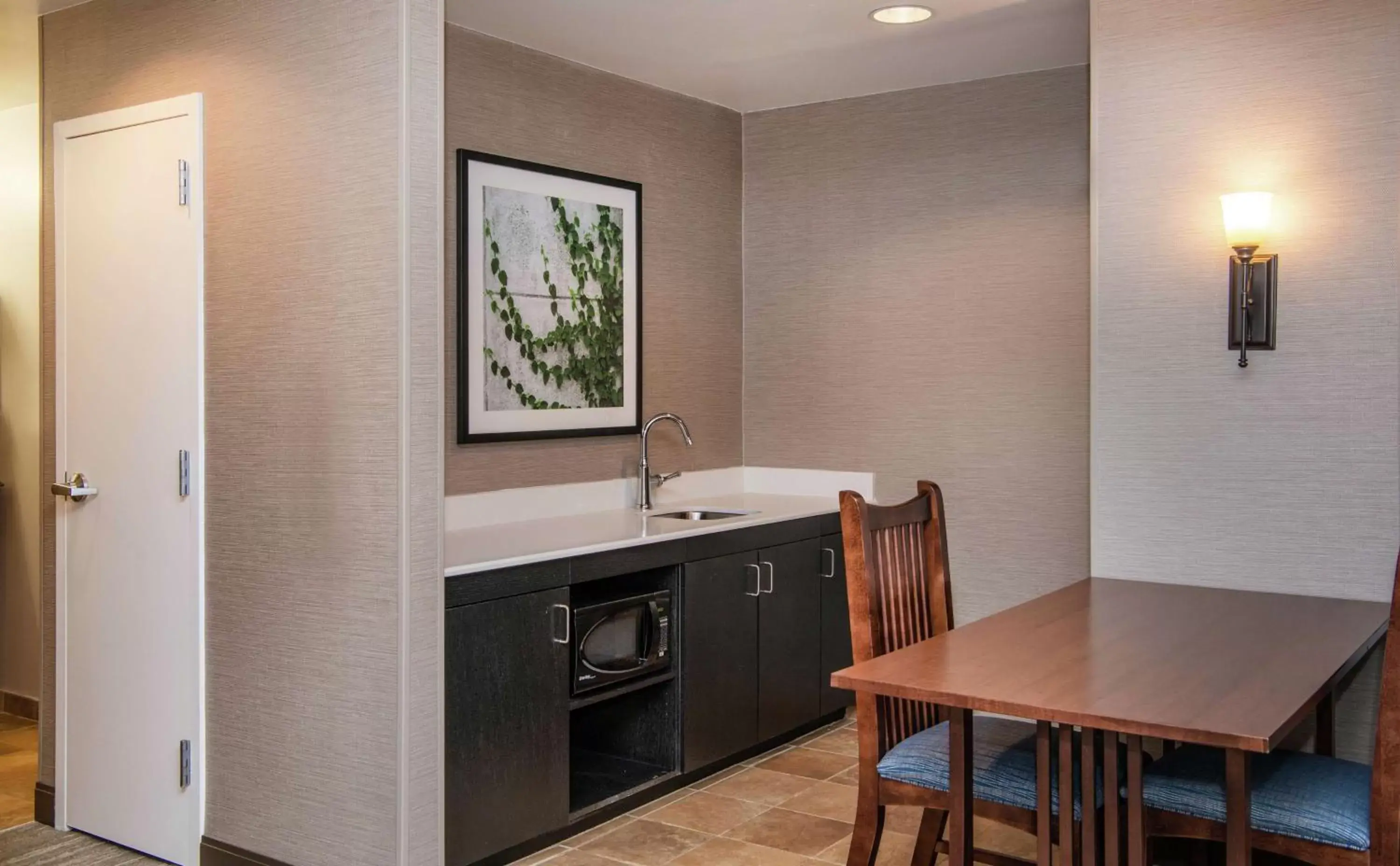 Kitchen or kitchenette, Kitchen/Kitchenette in Hampton Inn & Suites Rochester/Victor