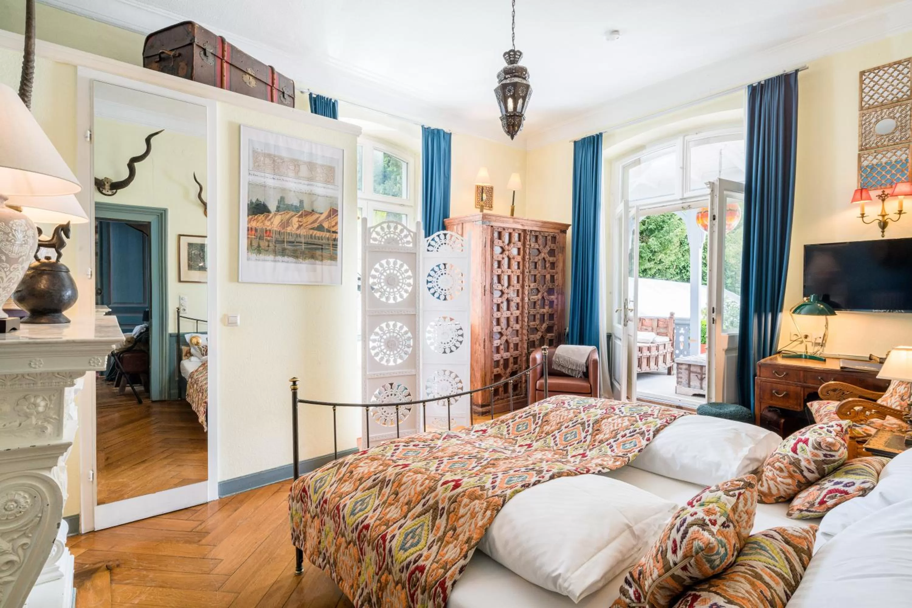 Balcony/Terrace, Bed in Hotel Barleben am See