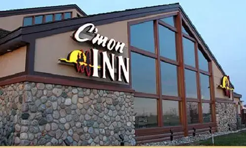 Property building in C'mon Inn & Suites Fargo