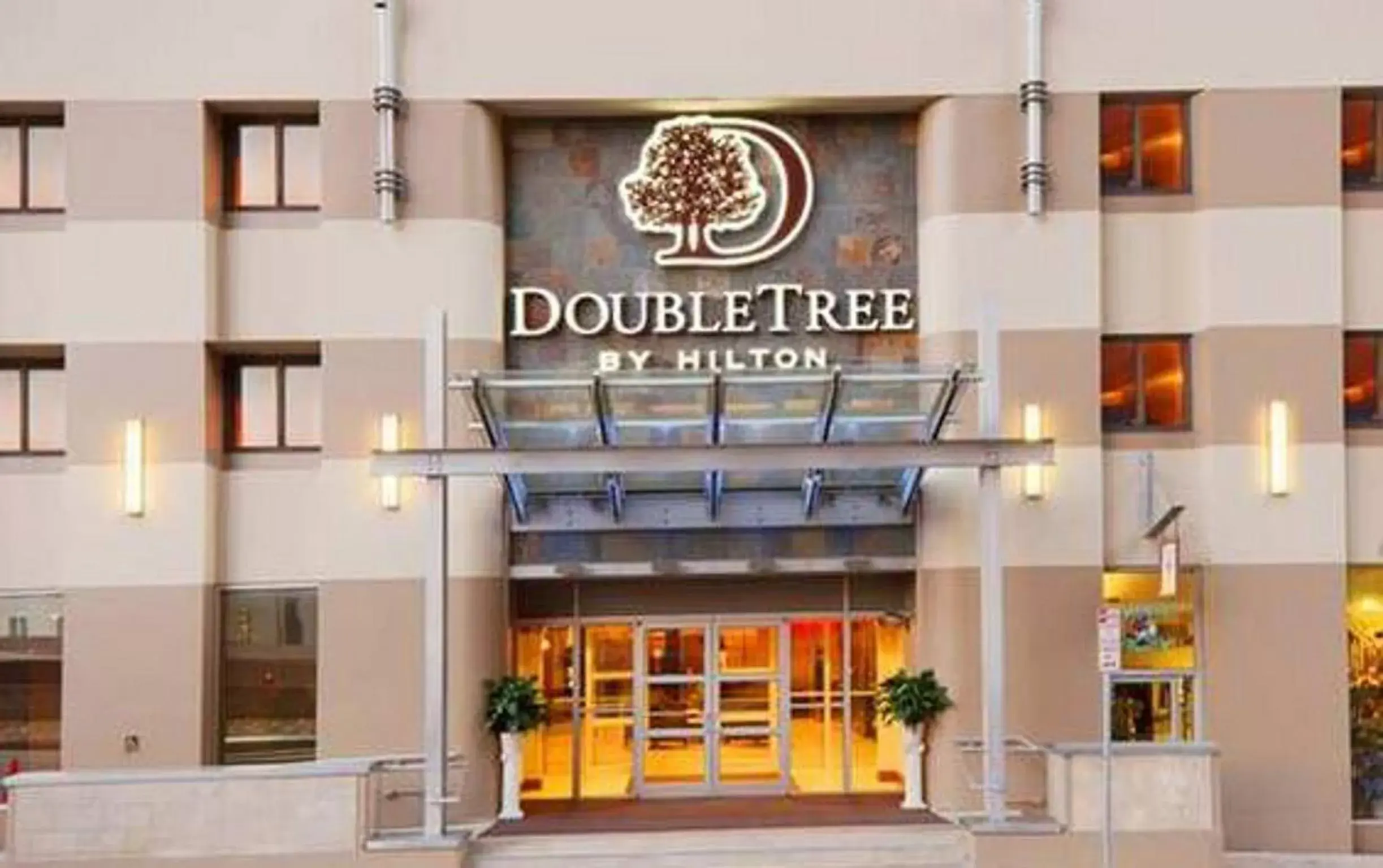 Facade/entrance in DoubleTree by Hilton Hotel & Suites Pittsburgh Downtown