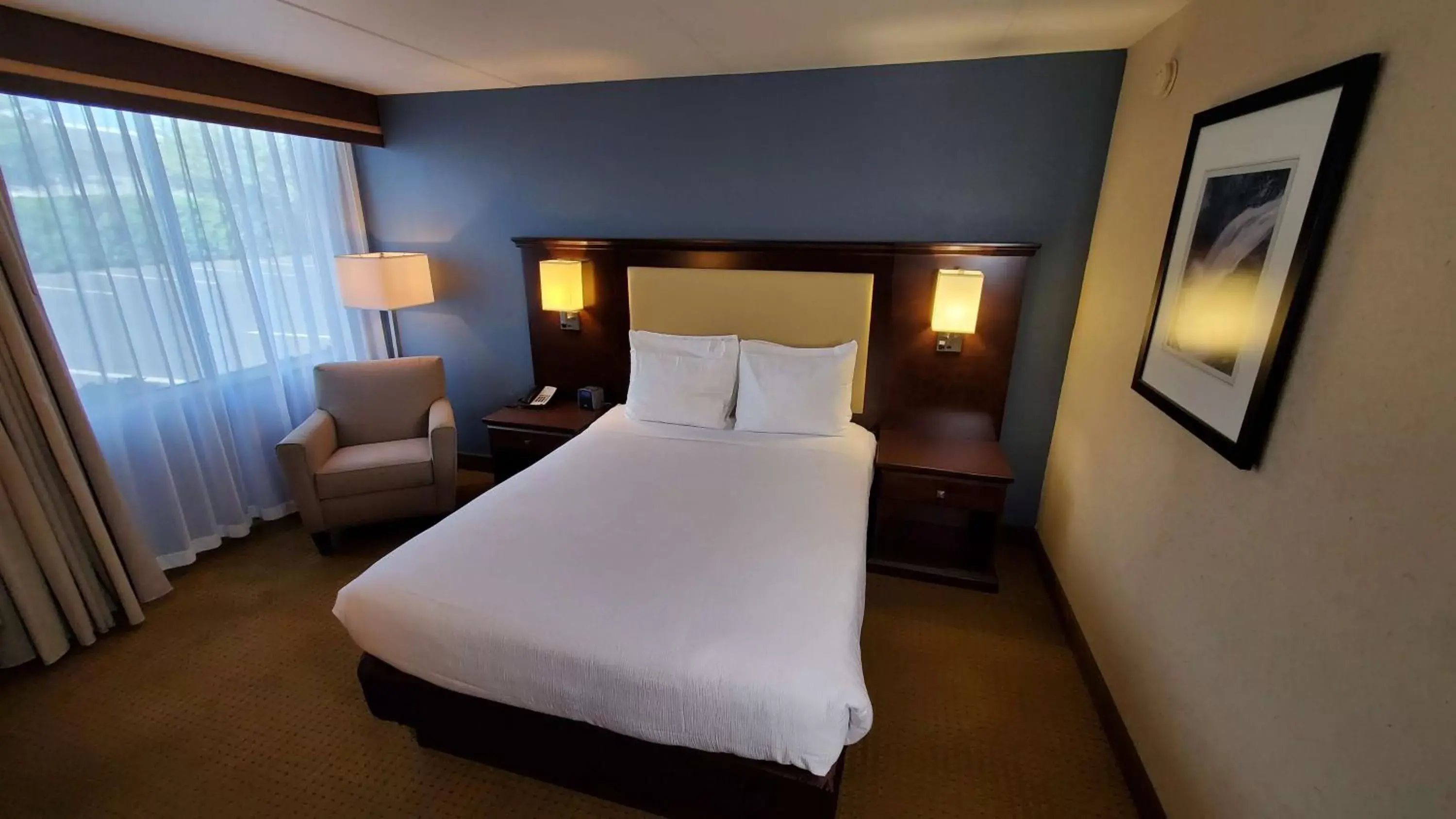 Photo of the whole room, Bed in Best Western Plus Coeur d'Alene Inn