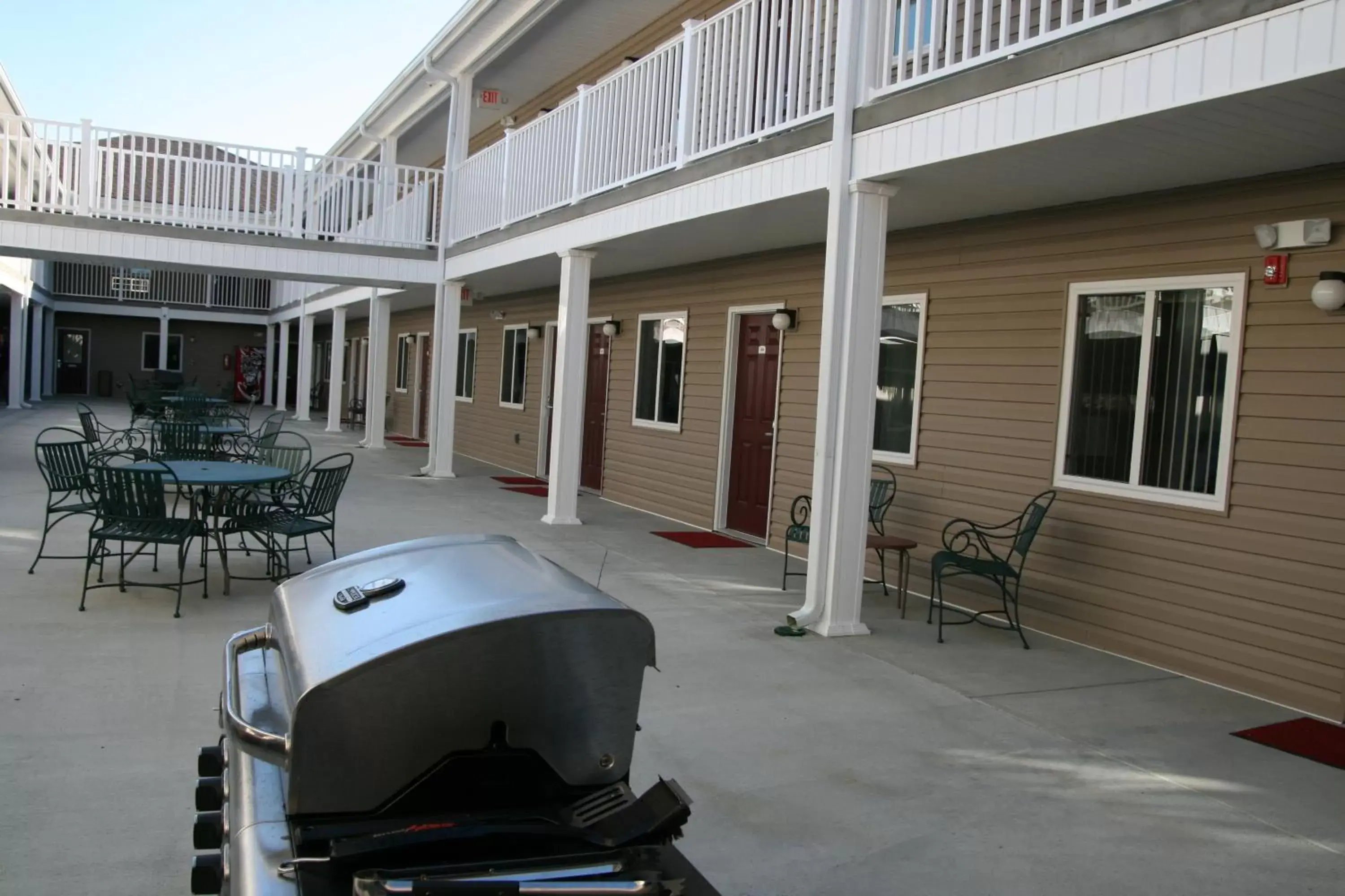 BBQ facilities, Property Building in Affordable Suites - Fayetteville/Fort Bragg