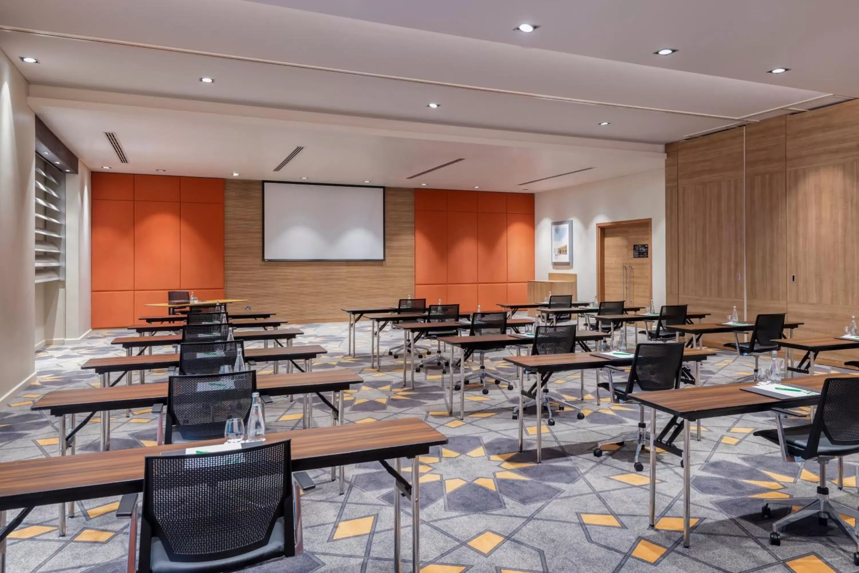 Meeting/conference room in Holiday Inn - Doha - The Business Park, an IHG Hotel